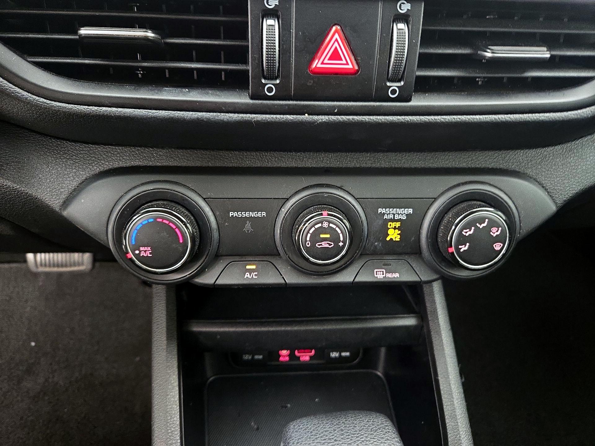 Thumbnail: 2021 Kia Forte - 16