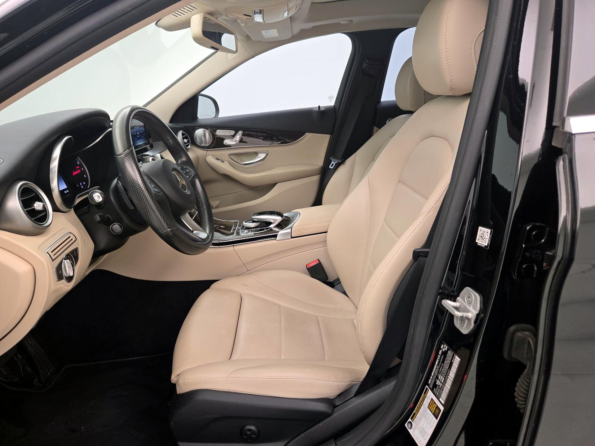 Thumbnail: 2015 Mercedes-Benz C-Class - 11