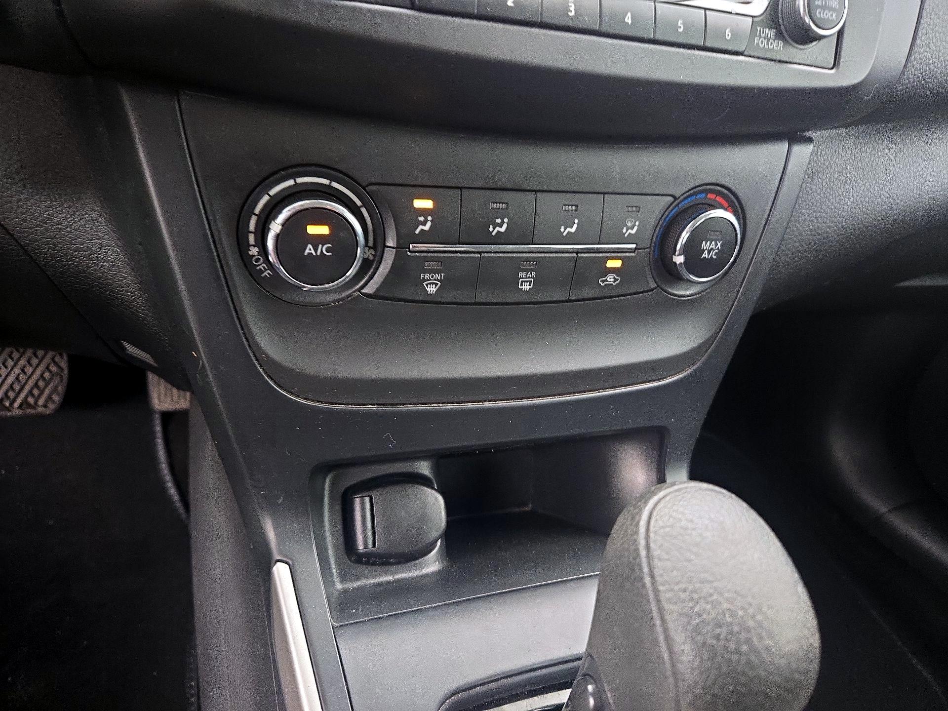 Thumbnail: 2018 Nissan Sentra - 16