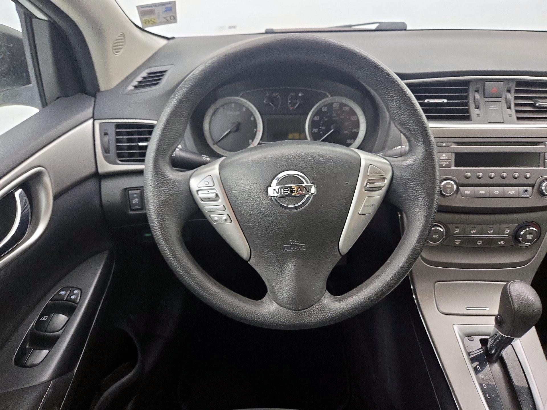 Thumbnail: 2014 Nissan Sentra - 10