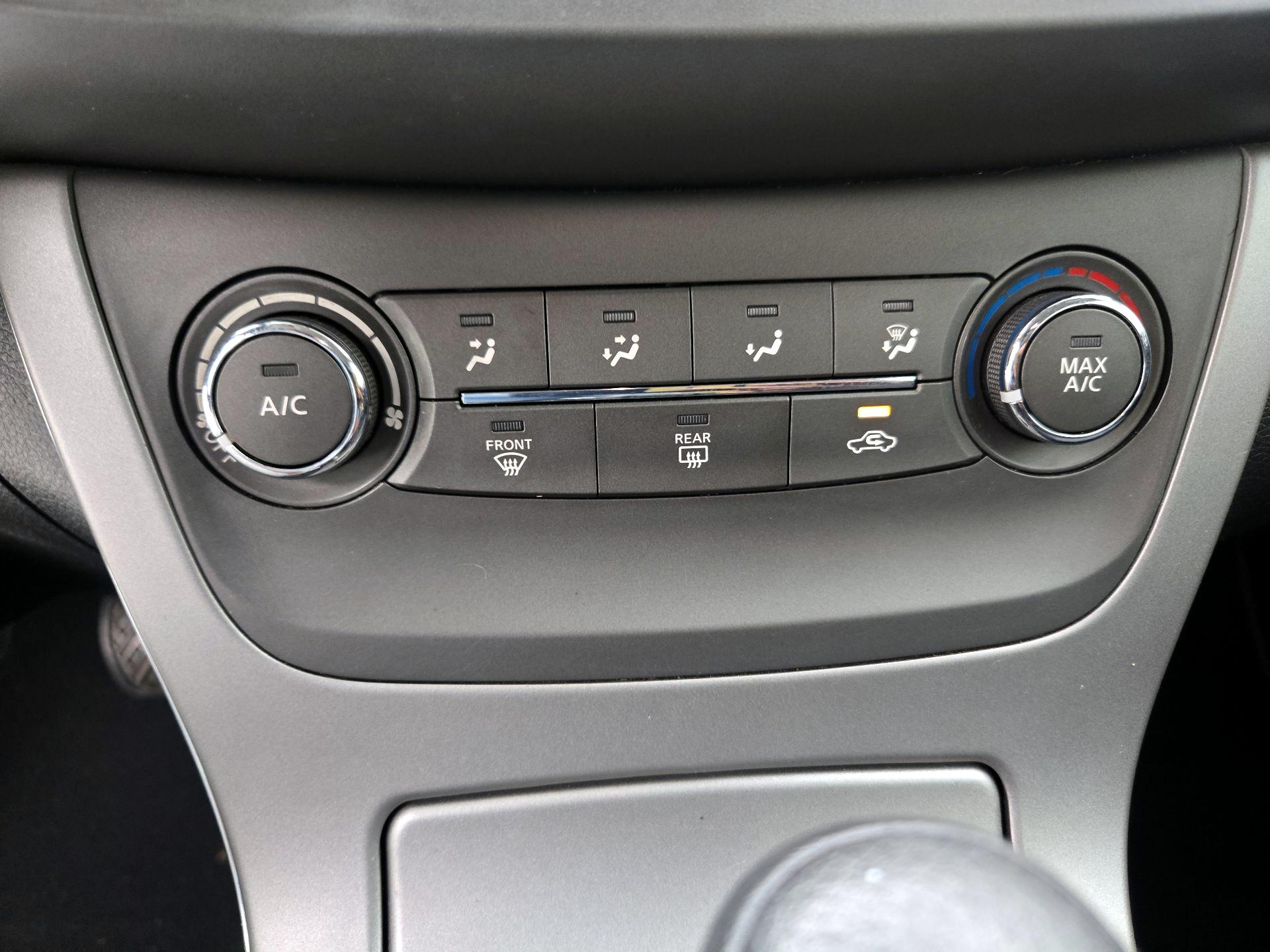 Thumbnail: 2014 Nissan Sentra - 15