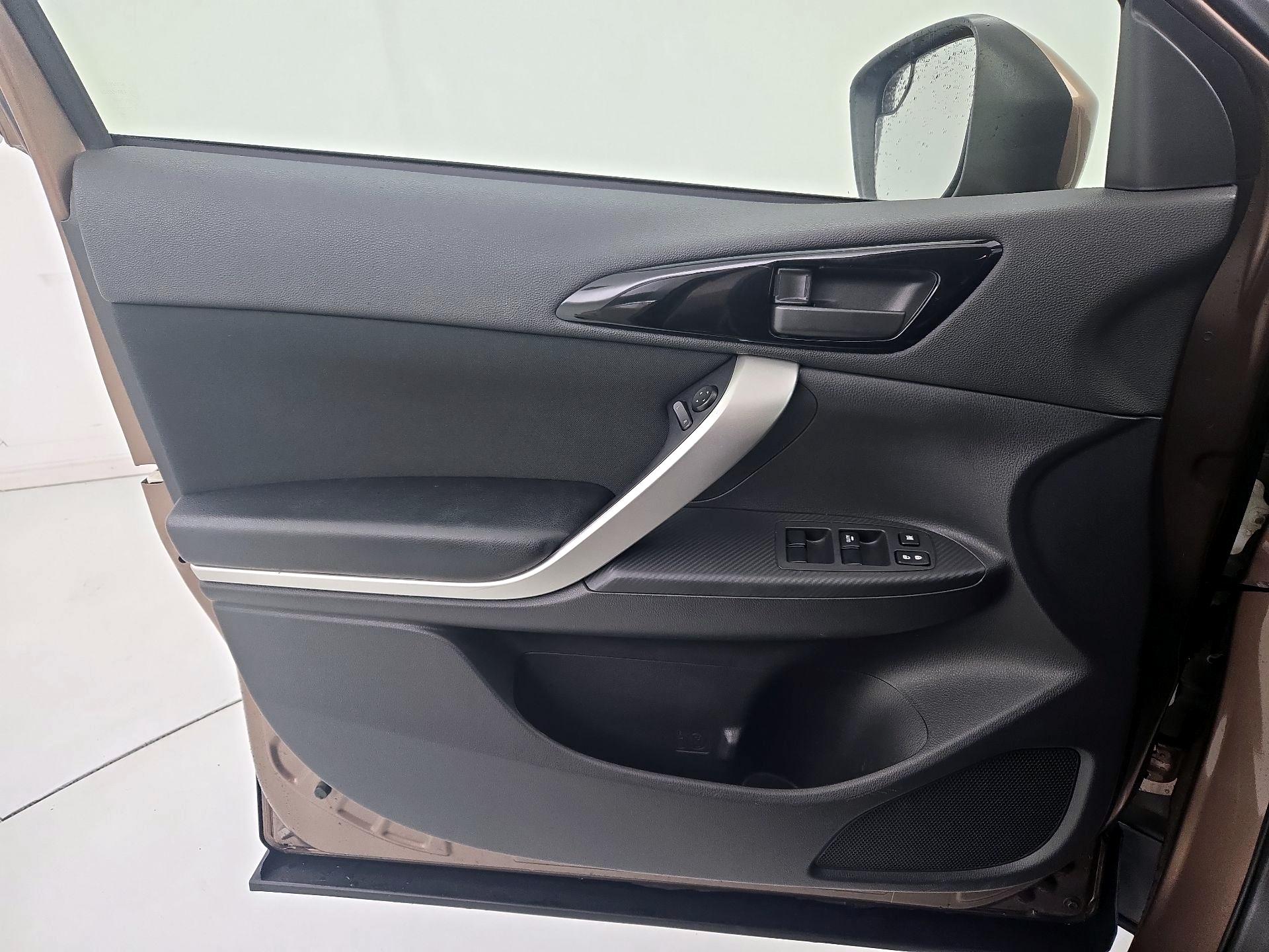 Thumbnail: 2018 Mitsubishi Eclipse Cross - 12