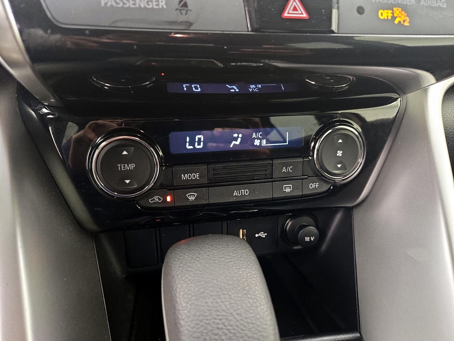 Thumbnail: 2018 Mitsubishi Eclipse Cross - 15