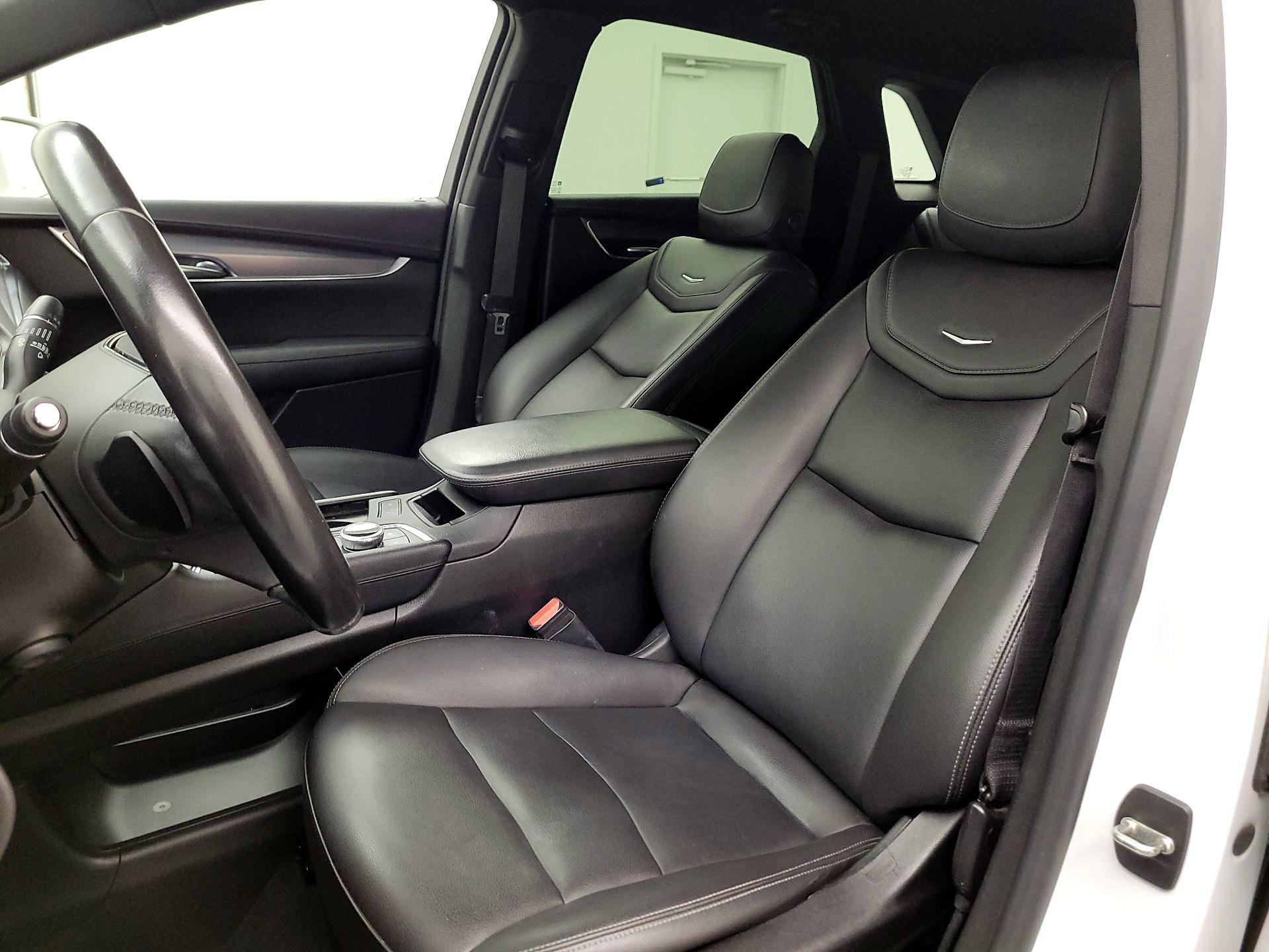 Thumbnail: 2020 Cadillac XT5 - 11