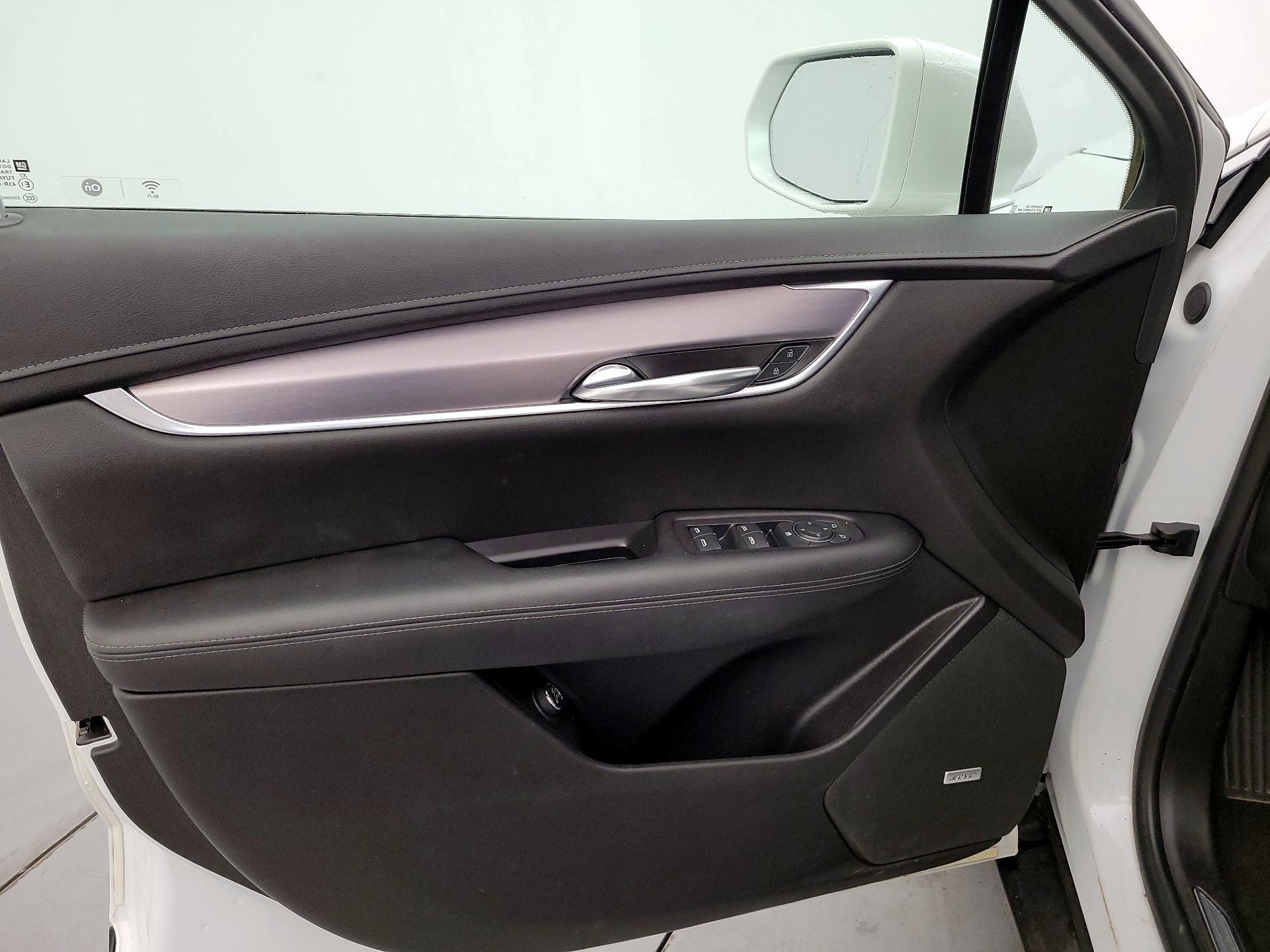 Thumbnail: 2020 Cadillac XT5 - 12