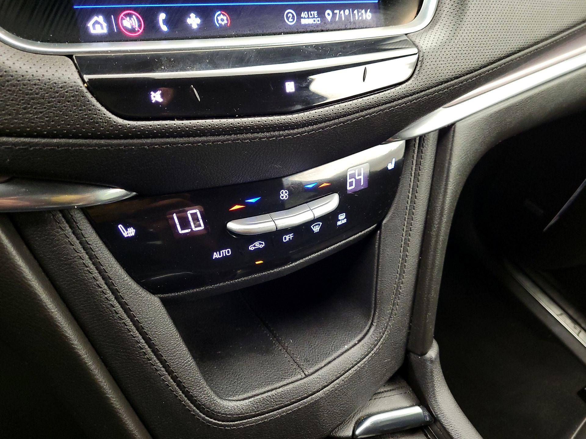 Thumbnail: 2020 Cadillac XT5 - 16