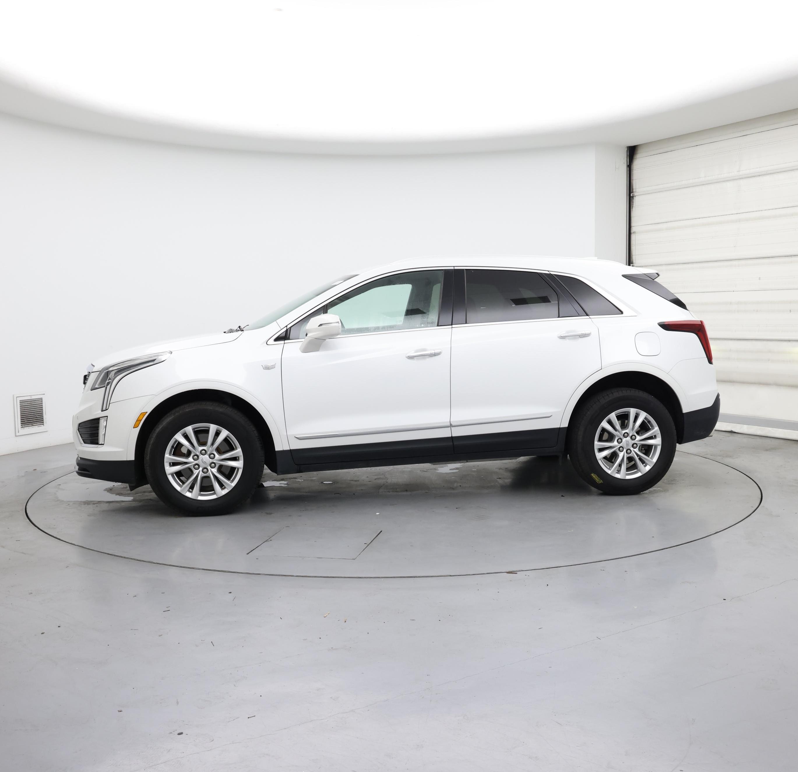 Thumbnail: 2020 Cadillac XT5 - 3