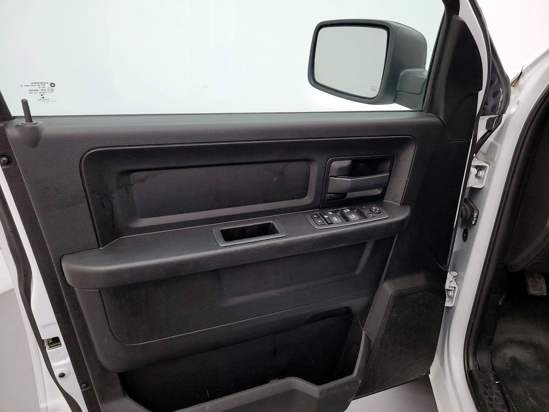 Thumbnail: 2021 RAM 1500 Classic - 12