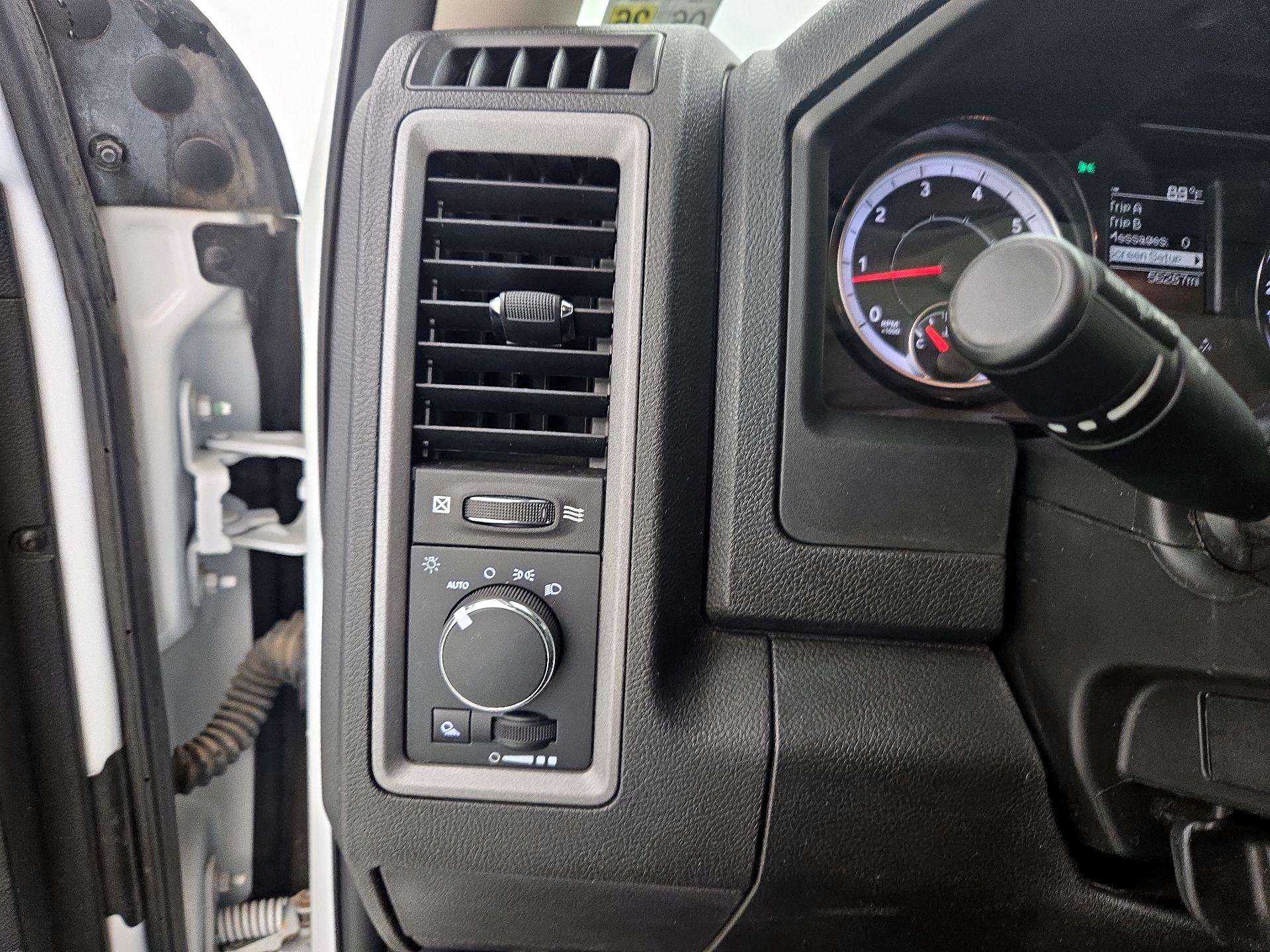 Thumbnail: 2021 RAM 1500 Classic - 13