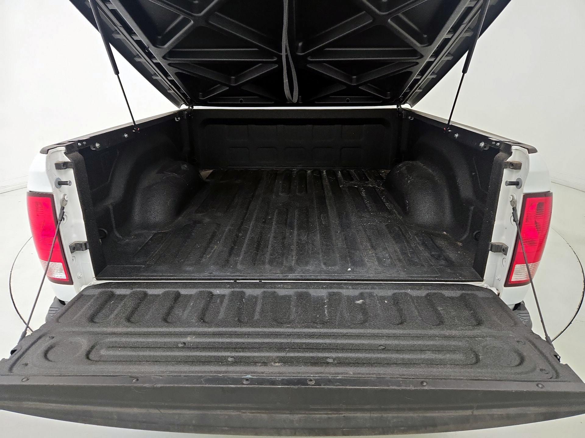Thumbnail: 2021 RAM 1500 Classic - 19