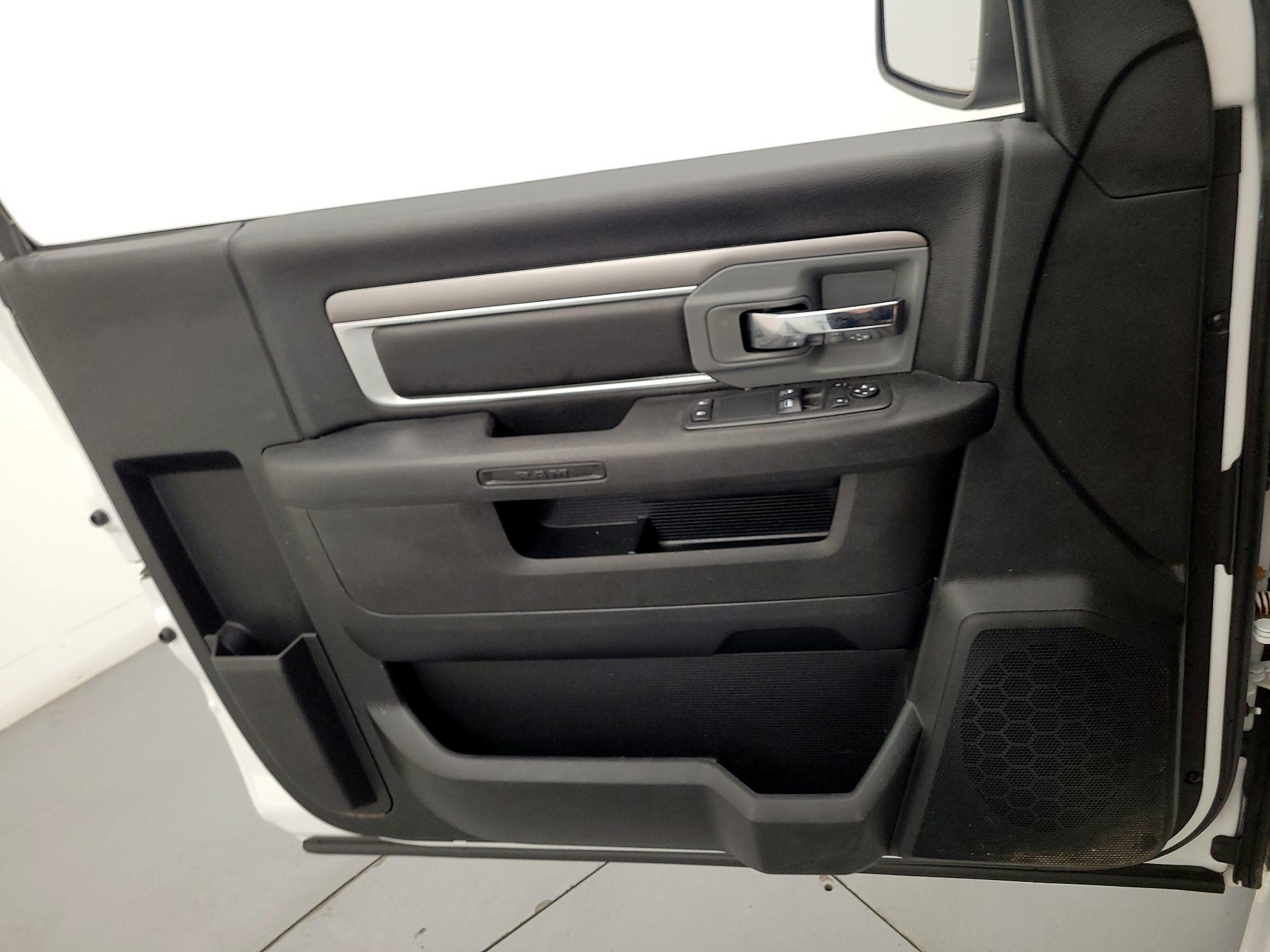 Thumbnail: 2021 RAM 1500 Classic - 12