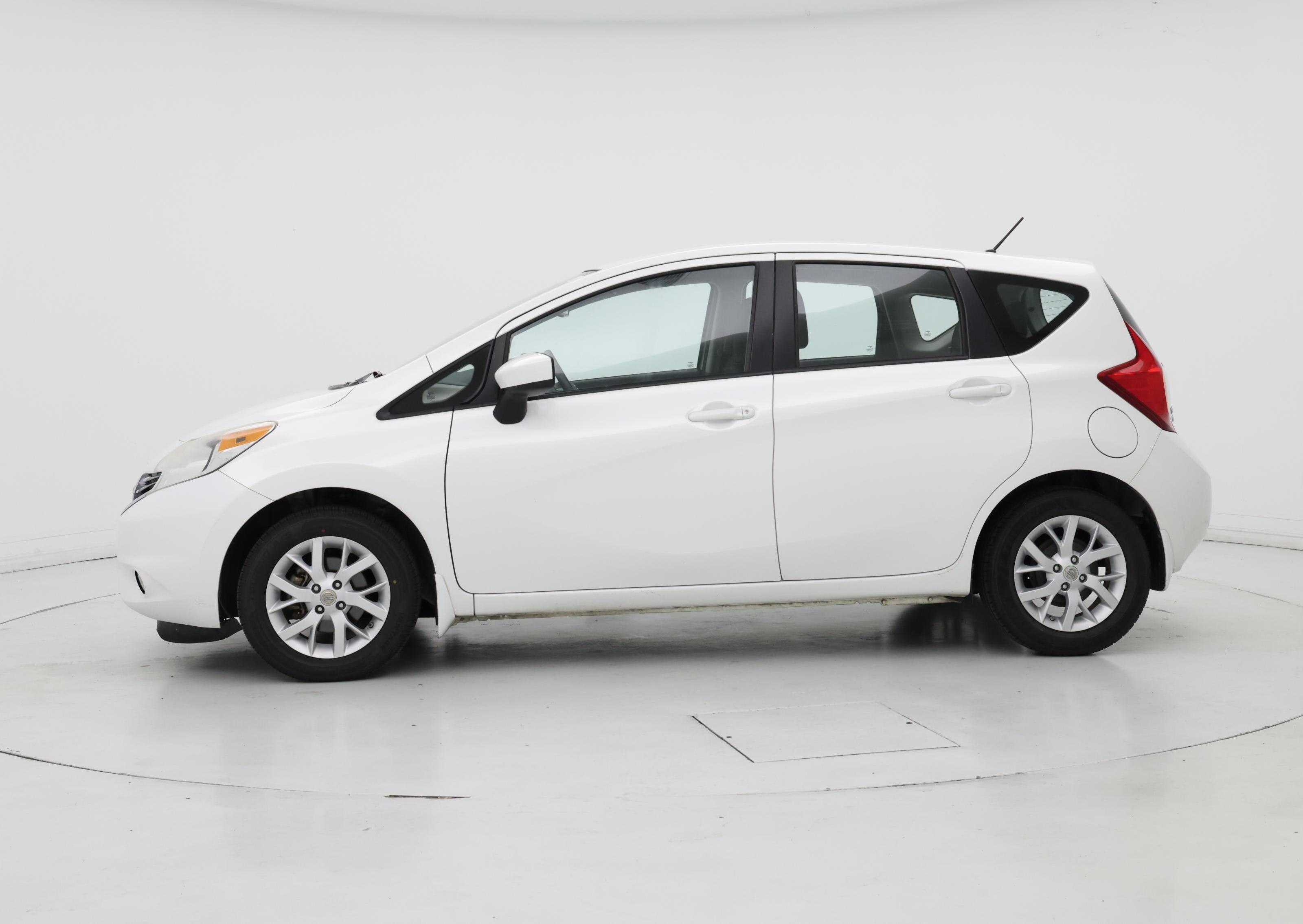 Thumbnail: 2015 Nissan Versa Note - 3
