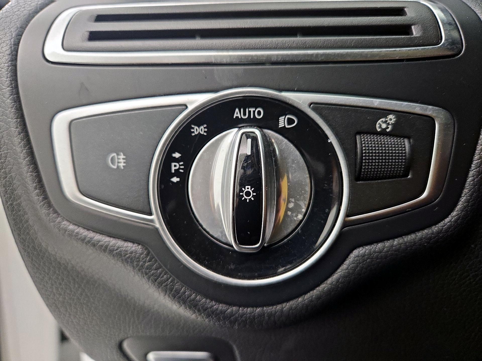 Thumbnail: 2016 Mercedes-Benz C-Class - 13