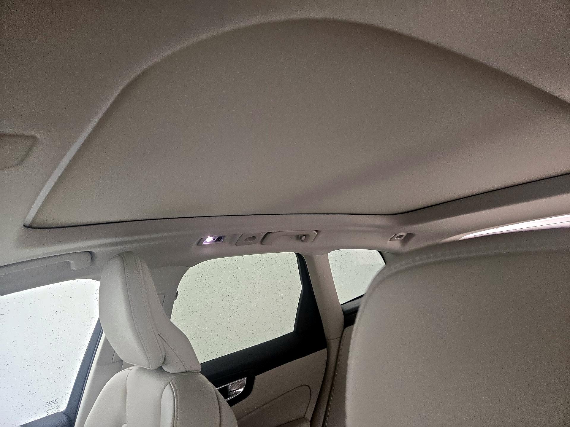 Thumbnail: 2019 Volvo XC60 - 19