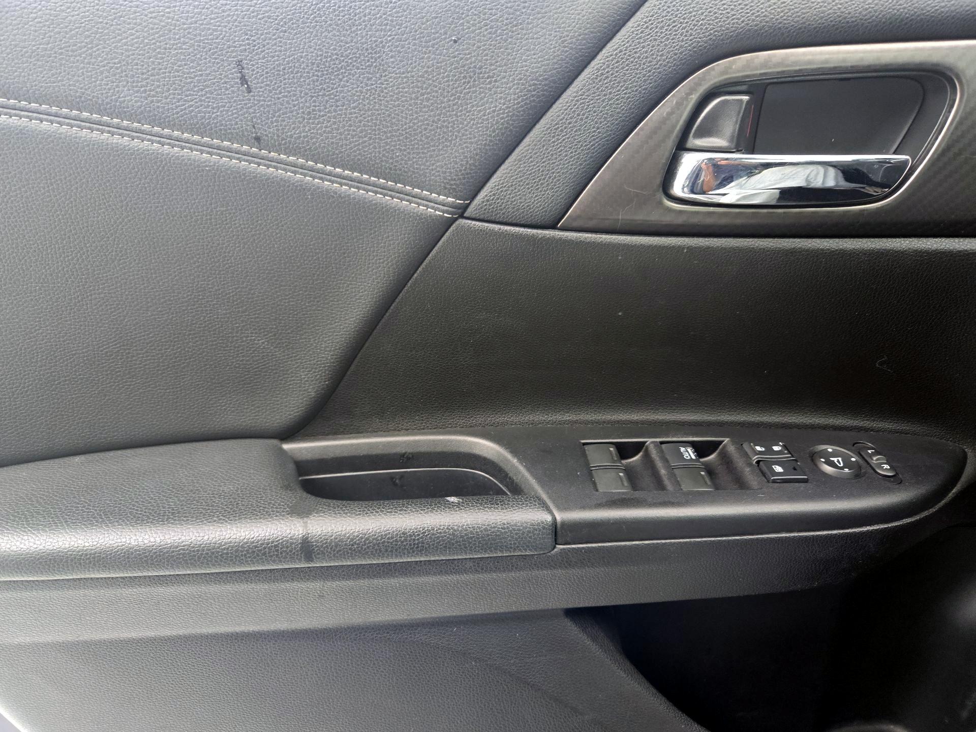 Thumbnail: 2016 Honda Accord - 12