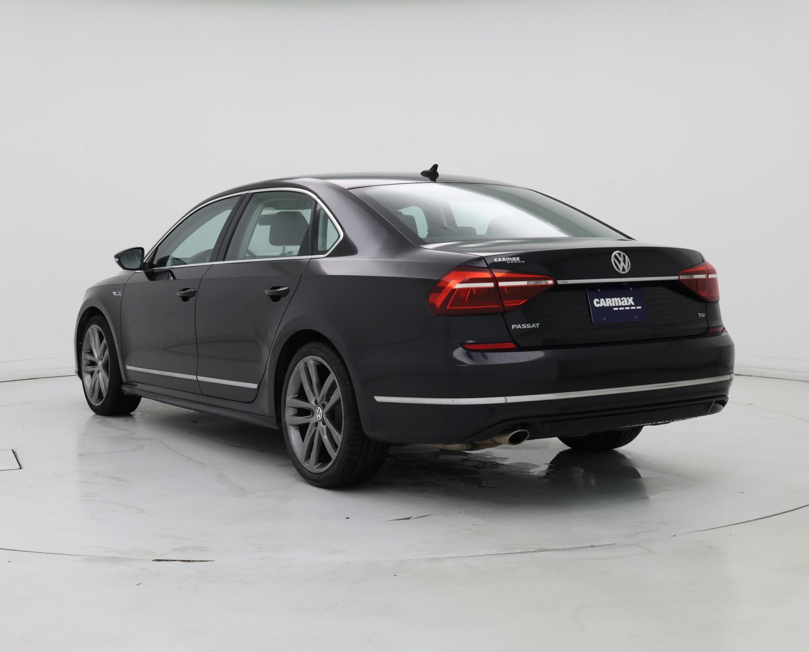 Thumbnail: 2017 Volkswagen Passat - 2