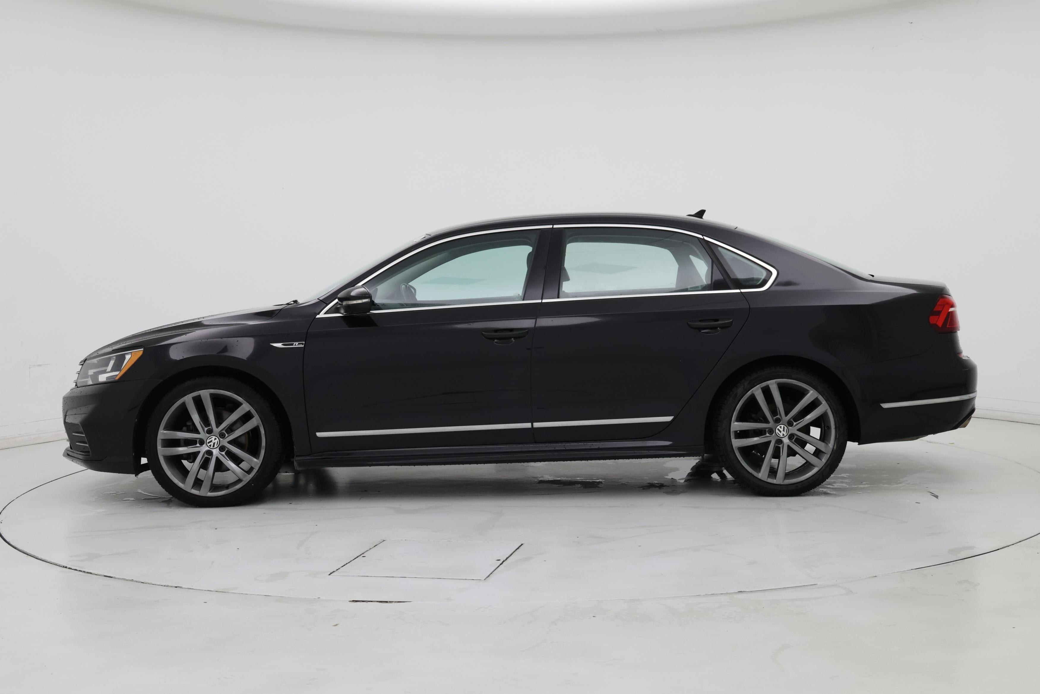 Thumbnail: 2017 Volkswagen Passat - 3