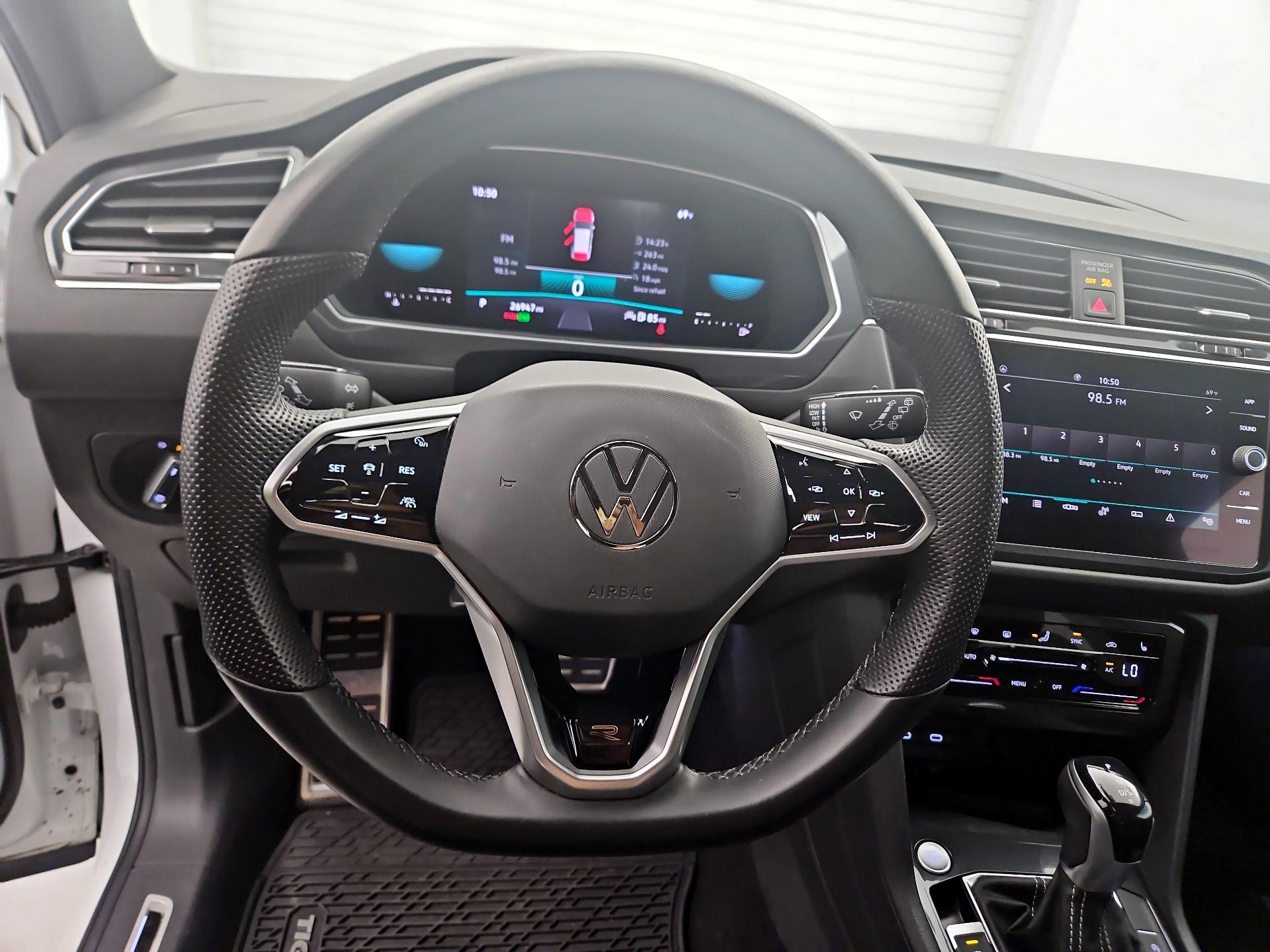 Thumbnail: 2022 Volkswagen Tiguan - 10