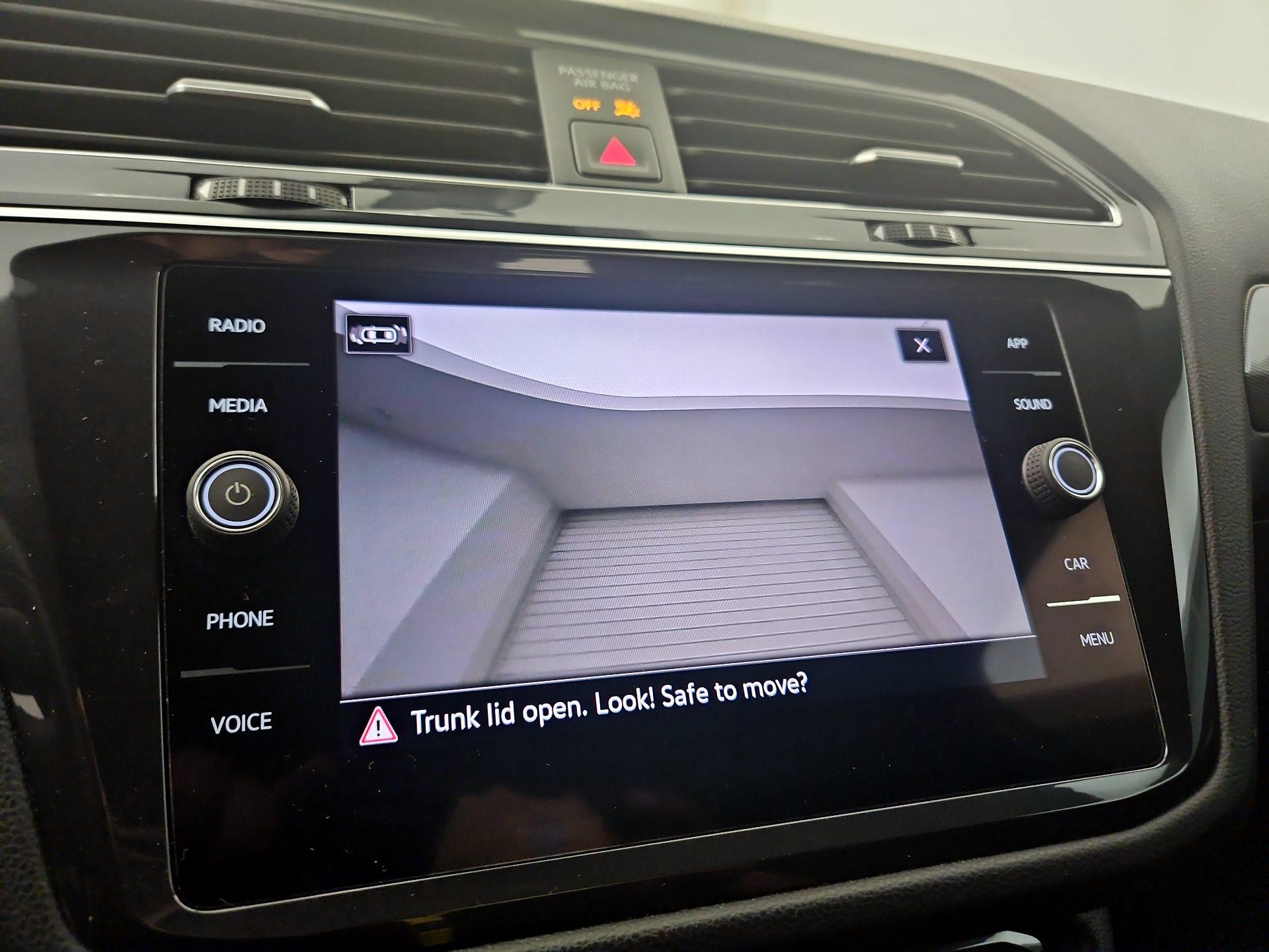 Thumbnail: 2022 Volkswagen Tiguan - 14