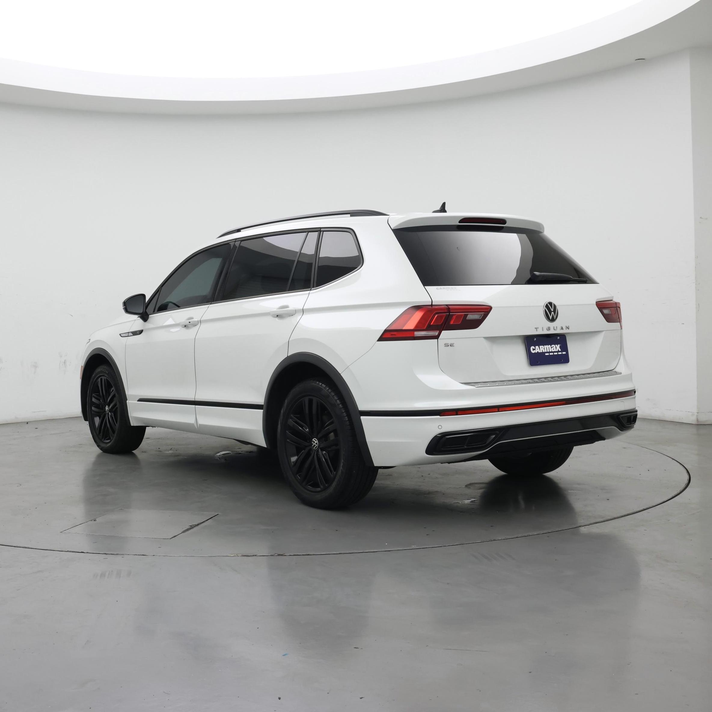 Thumbnail: 2022 Volkswagen Tiguan - 2