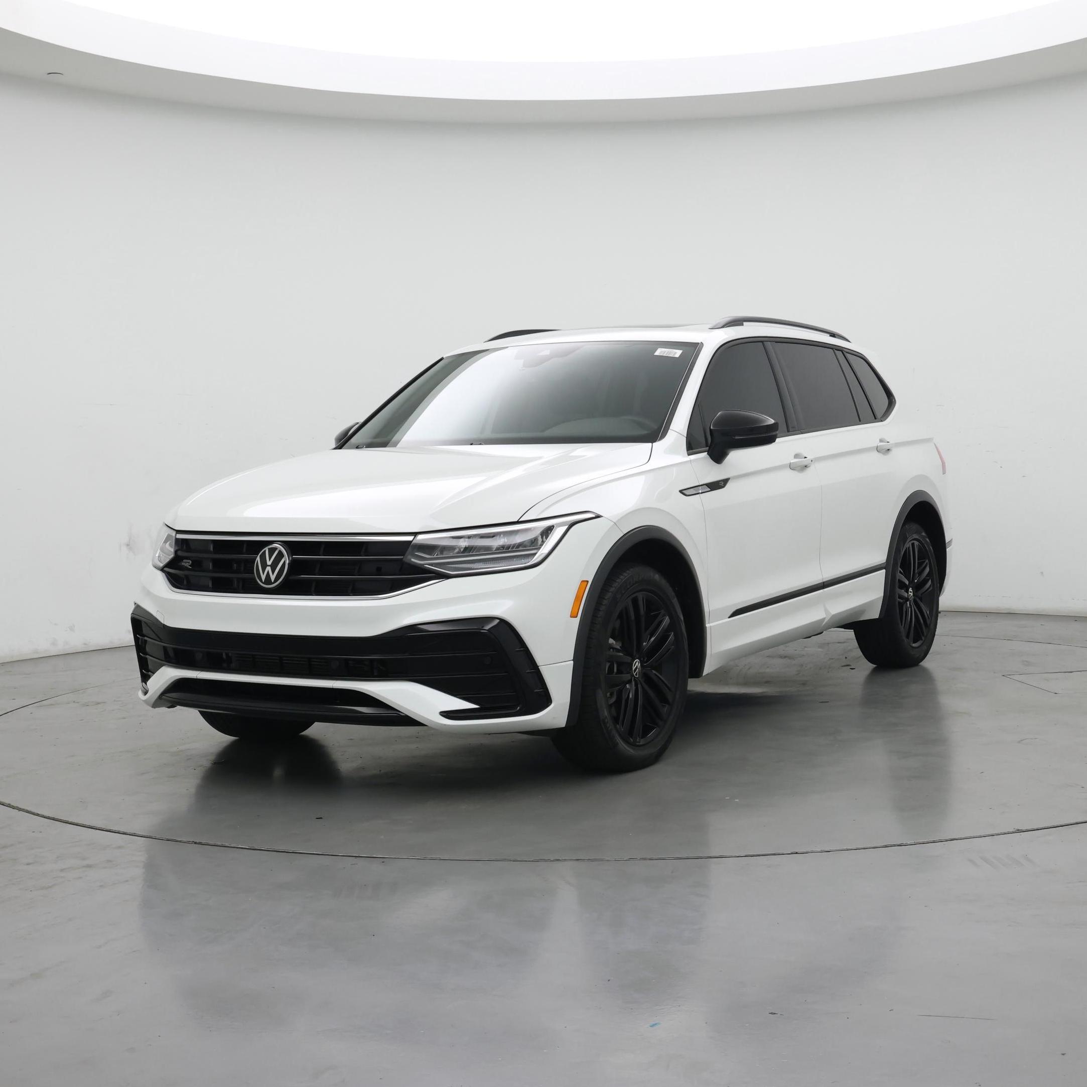Thumbnail: 2022 Volkswagen Tiguan - 4