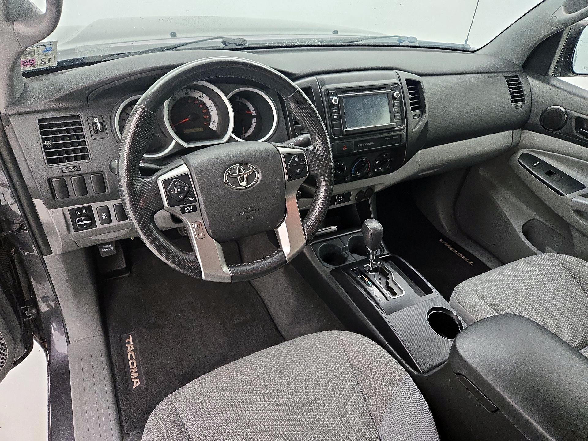 Thumbnail: 2015 Toyota Tacoma - 9