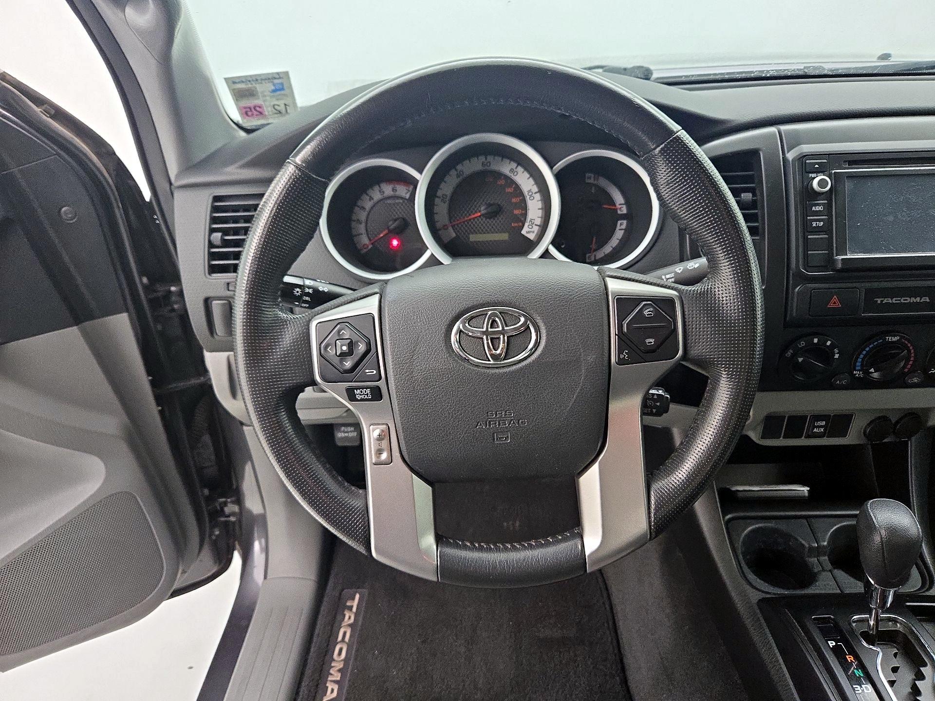 Thumbnail: 2015 Toyota Tacoma - 10