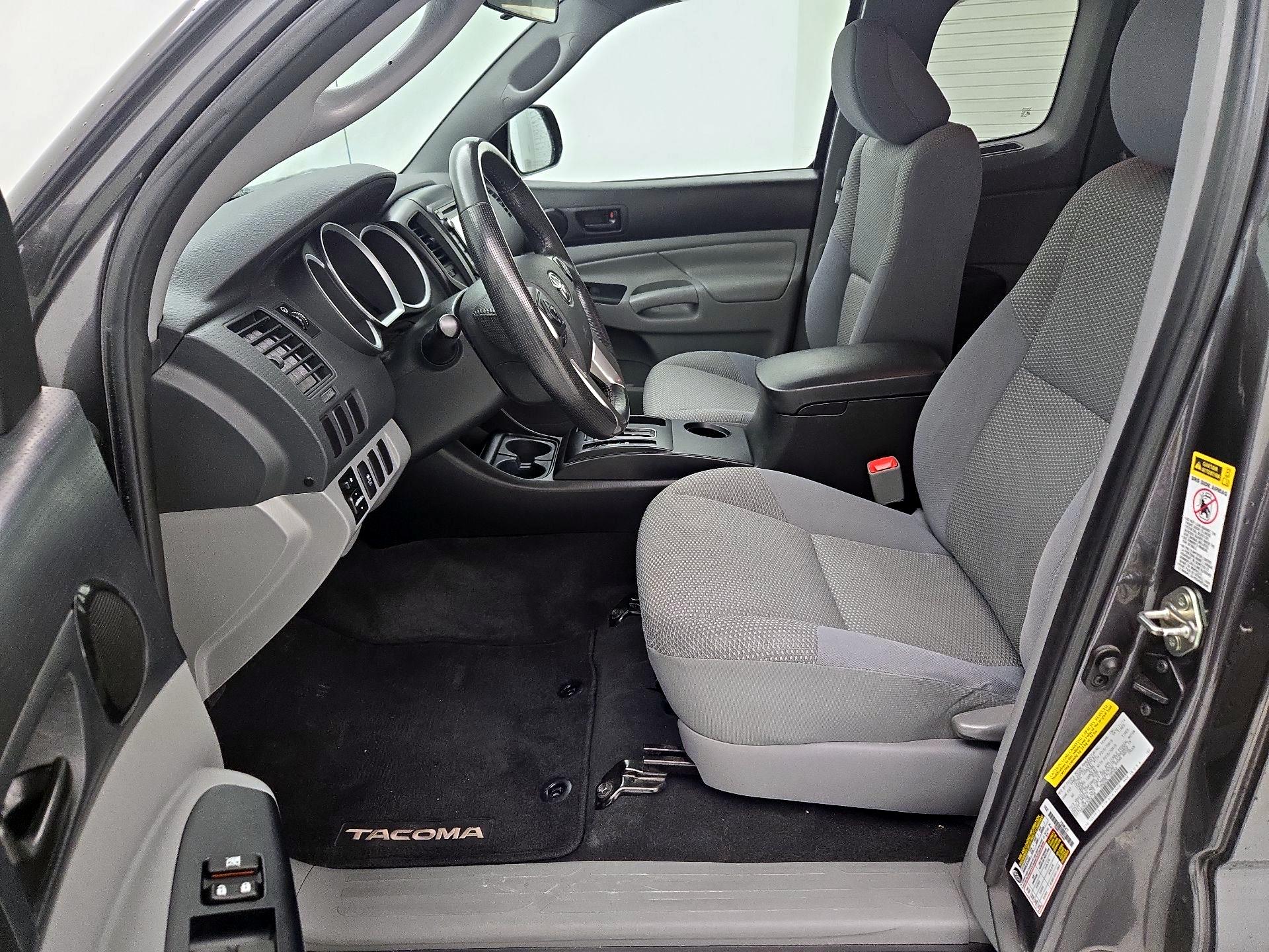 Thumbnail: 2015 Toyota Tacoma - 11