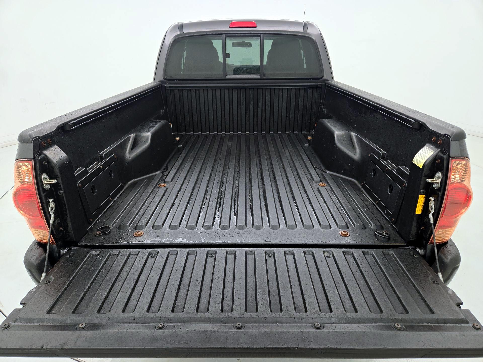 Thumbnail: 2015 Toyota Tacoma - 19
