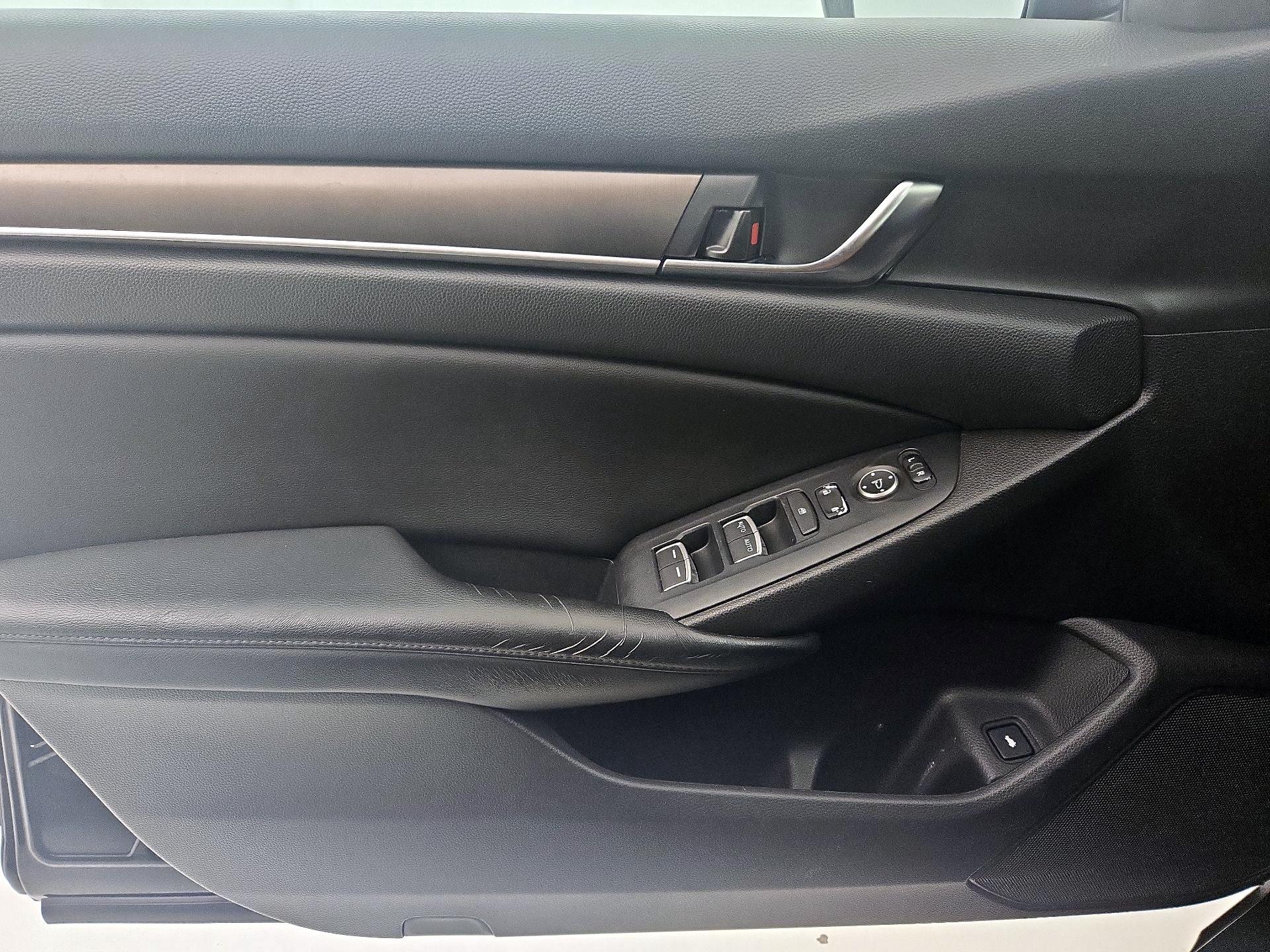 Thumbnail: 2018 Honda Accord - 12