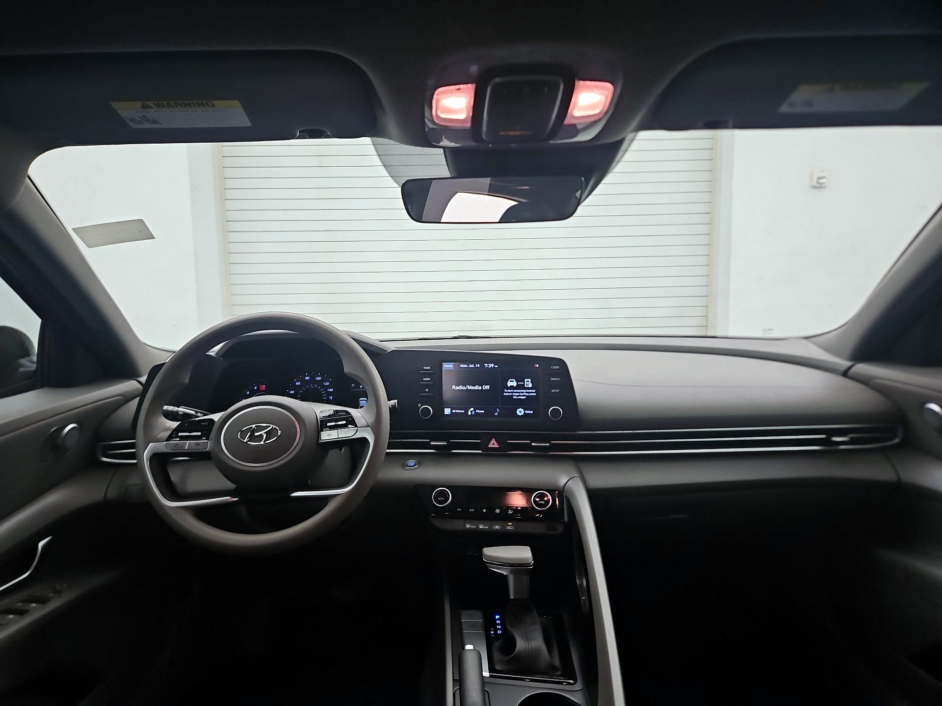 Thumbnail: 2022 Hyundai Elantra - 9
