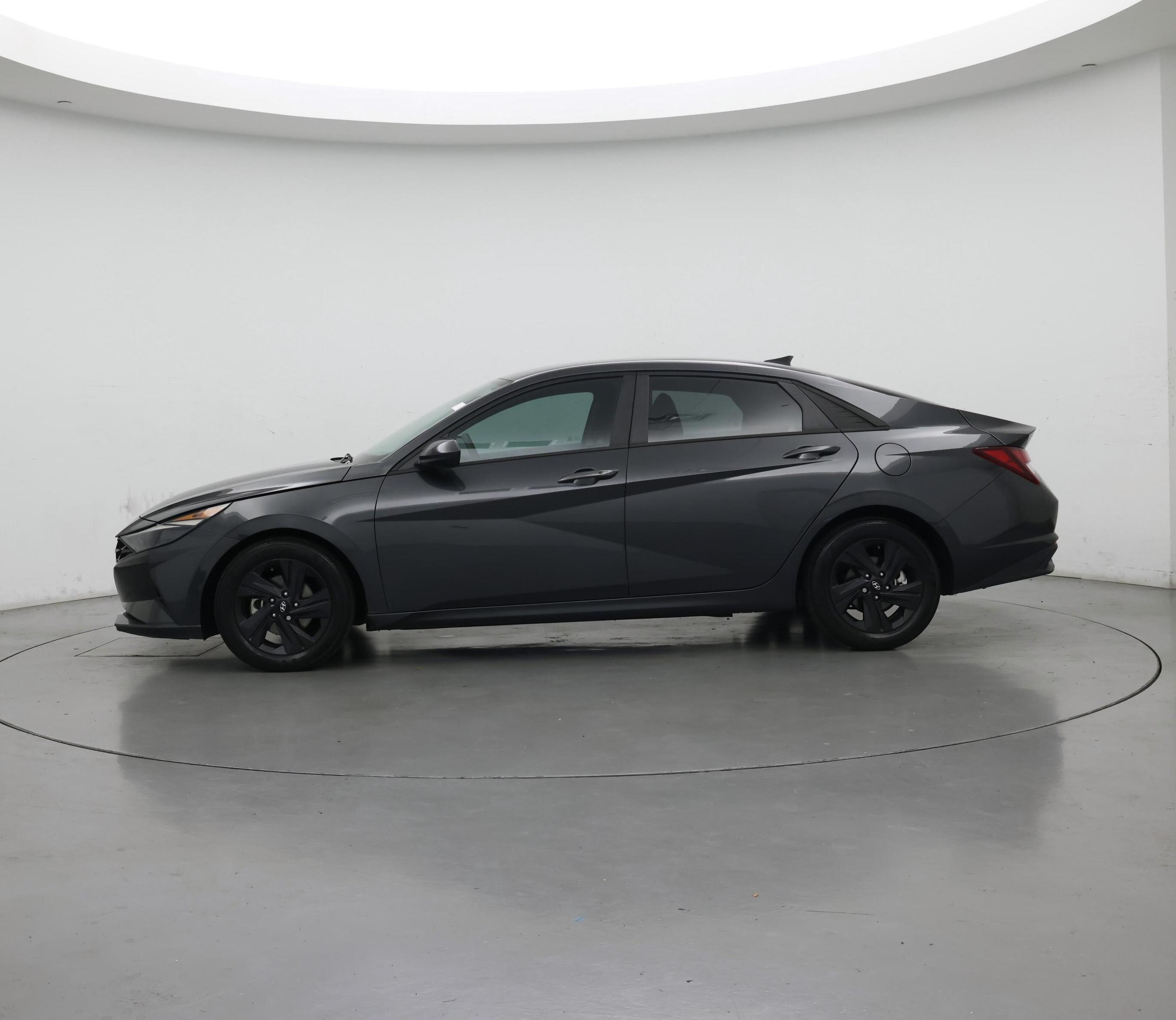 Thumbnail: 2022 Hyundai Elantra - 3