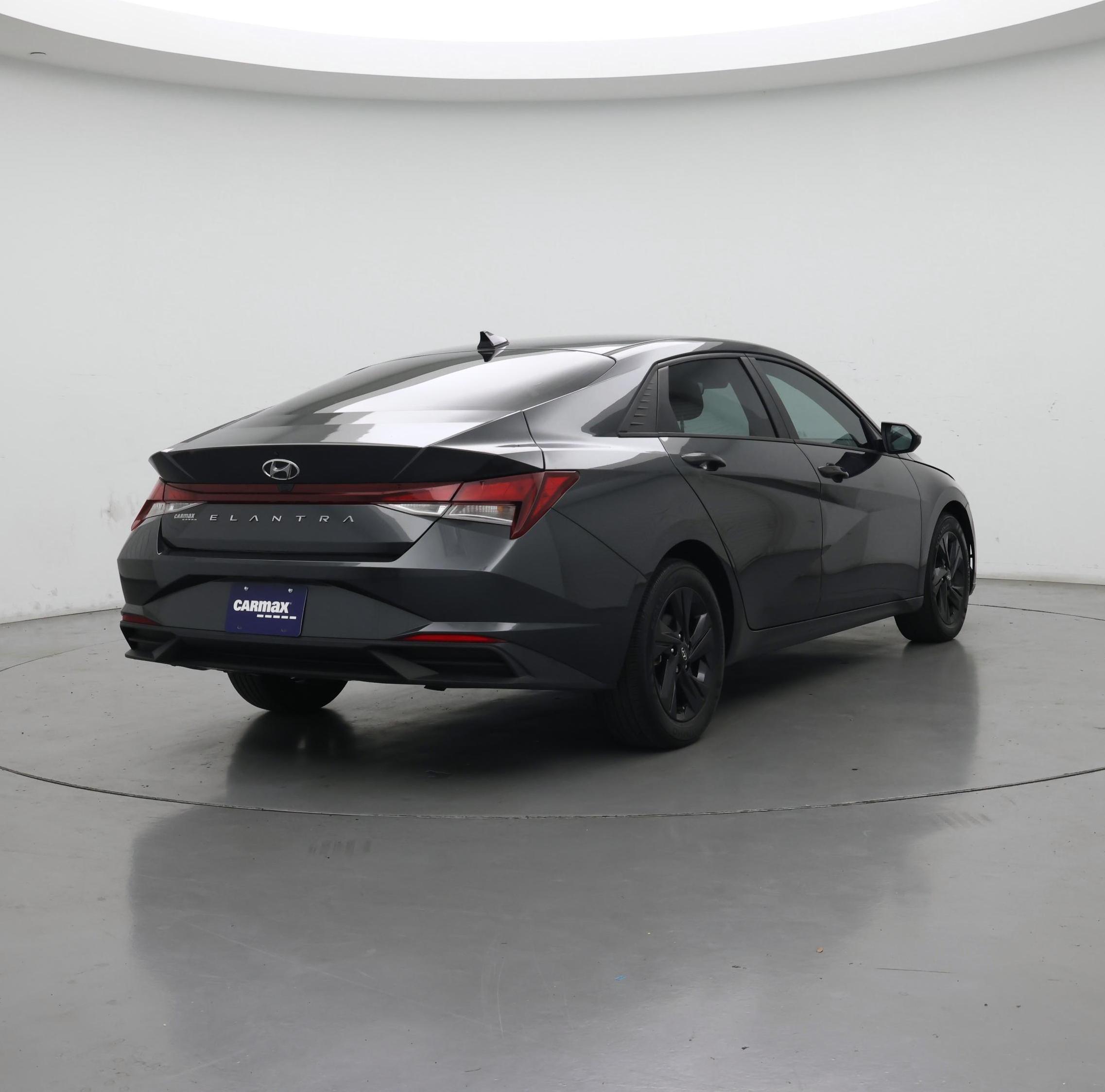 Thumbnail: 2022 Hyundai Elantra - 8
