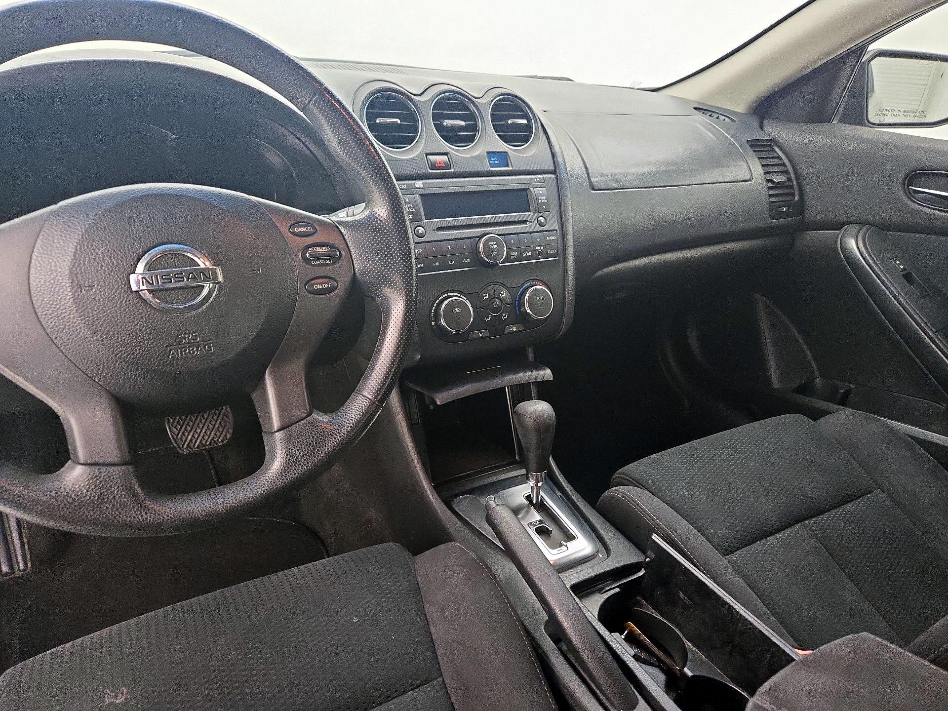 Thumbnail: 2013 Nissan Altima - 9