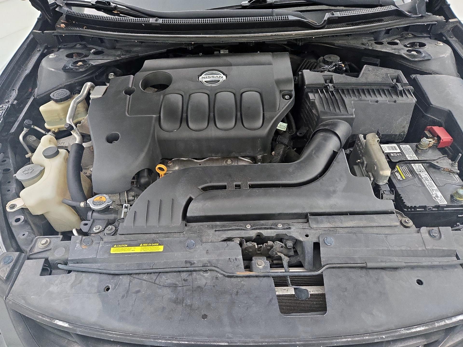 Thumbnail: 2013 Nissan Altima - 19