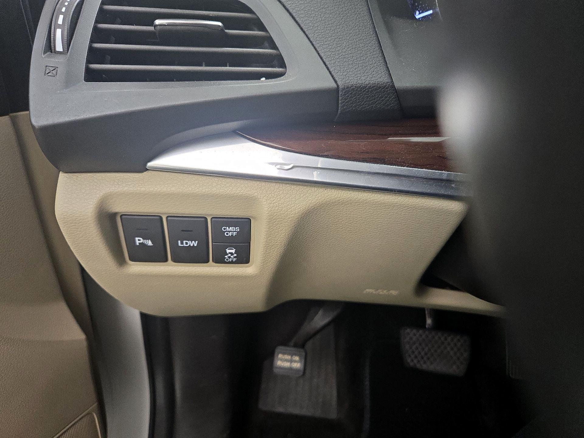 Thumbnail: 2015 Acura MDX - 13