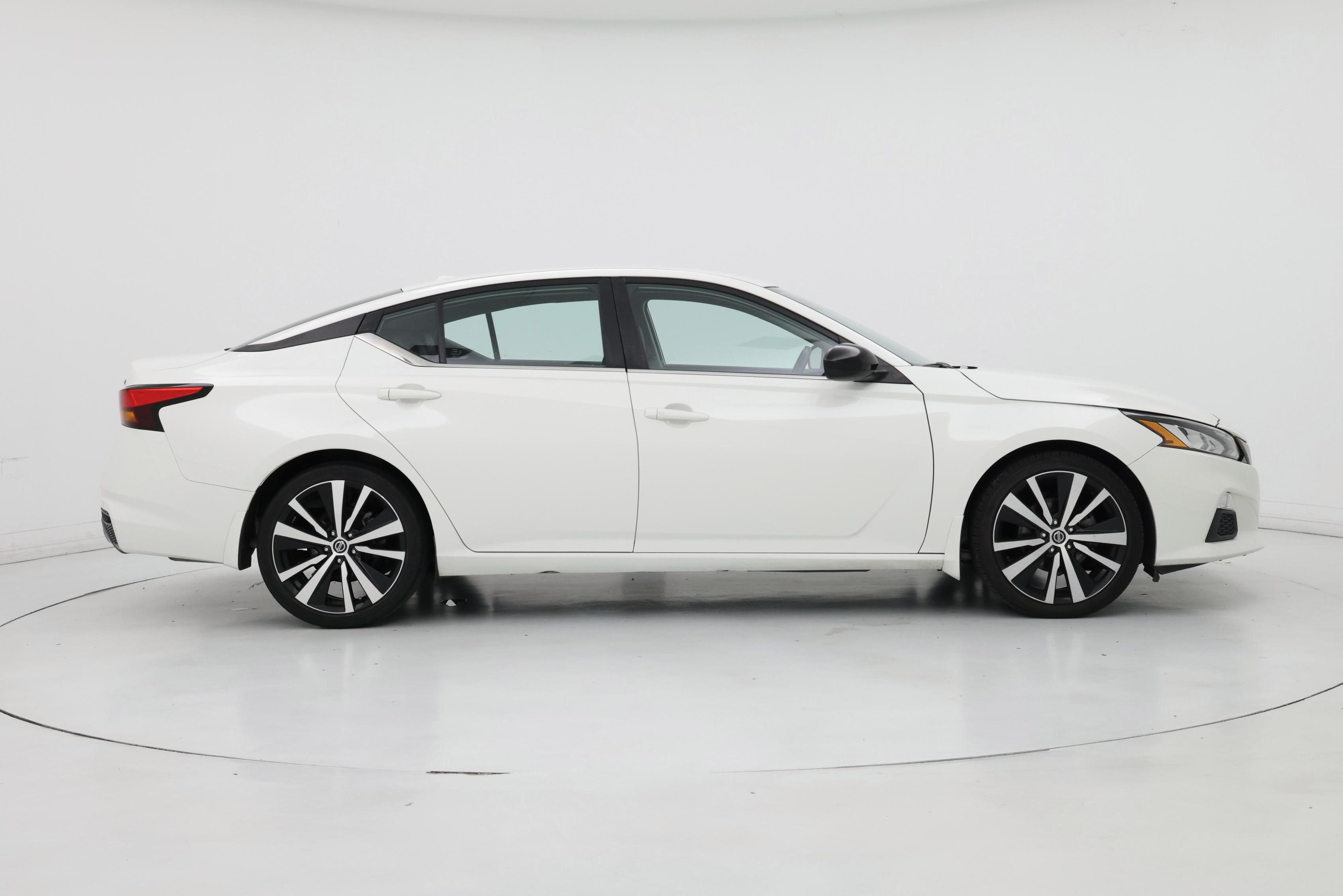 Thumbnail: 2022 Nissan Altima - 7