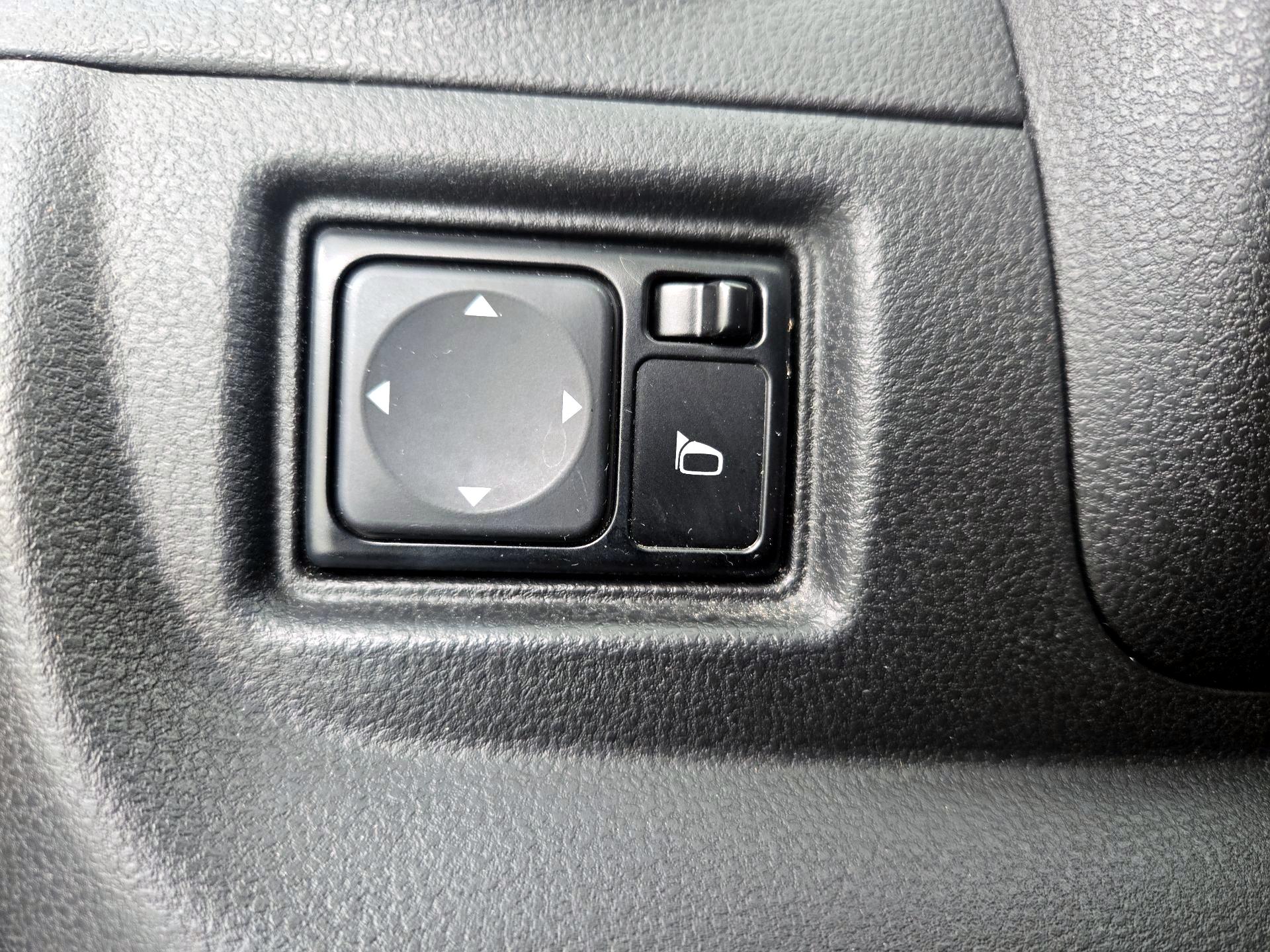 Thumbnail: 2015 Nissan Versa - 13