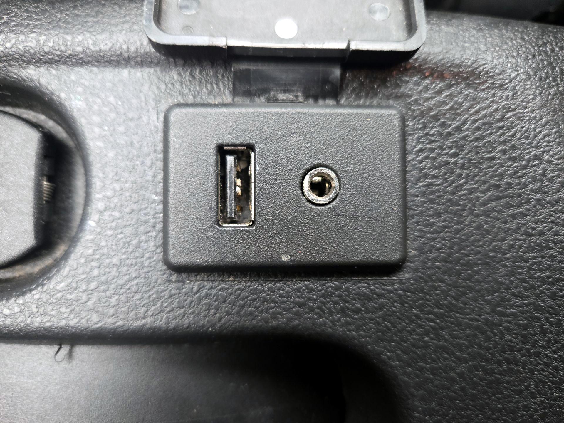Thumbnail: 2015 Nissan Versa - 17