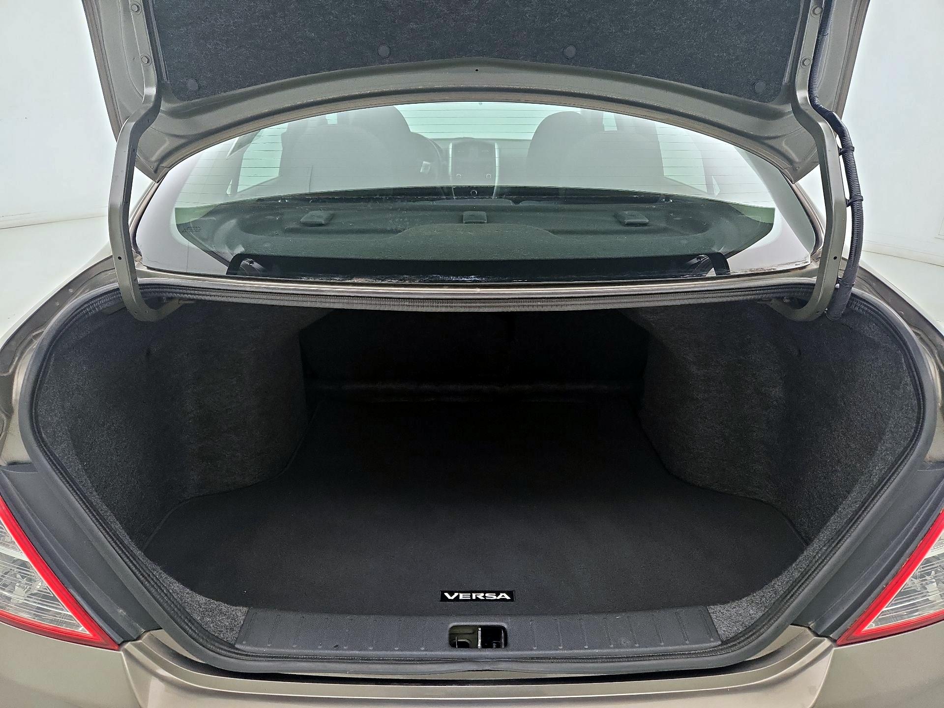 Thumbnail: 2015 Nissan Versa - 19