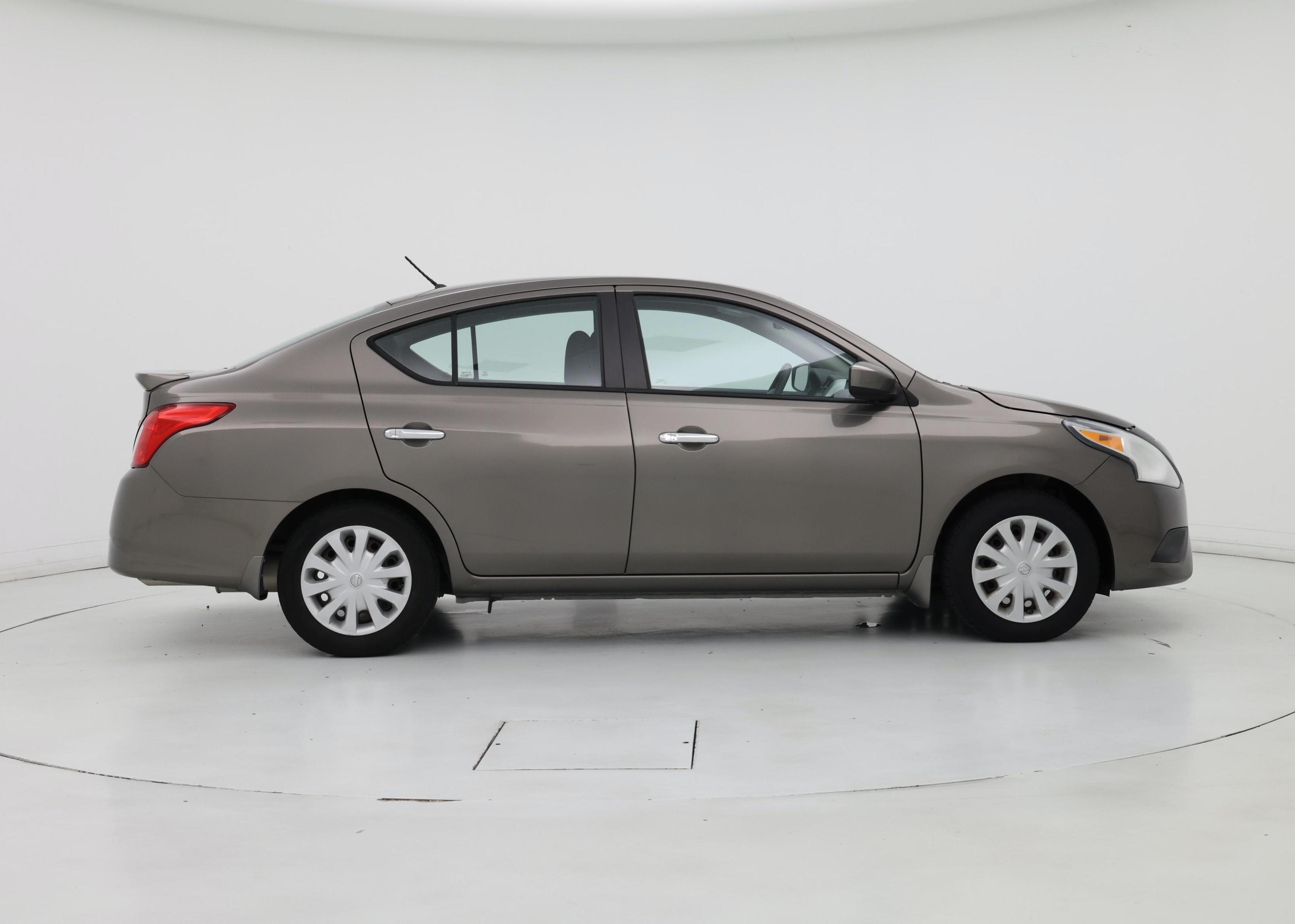 Thumbnail: 2015 Nissan Versa - 7