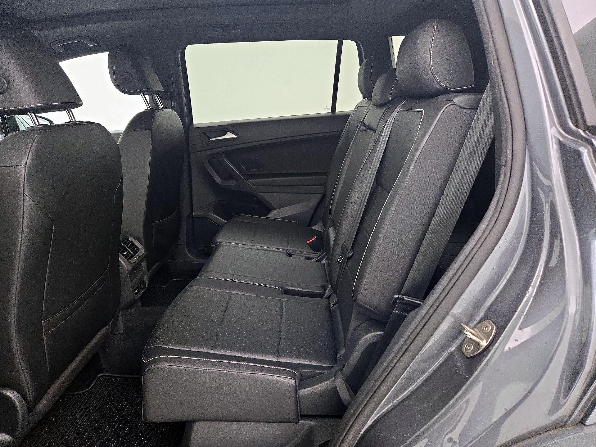 Thumbnail: 2021 Volkswagen Tiguan - 20