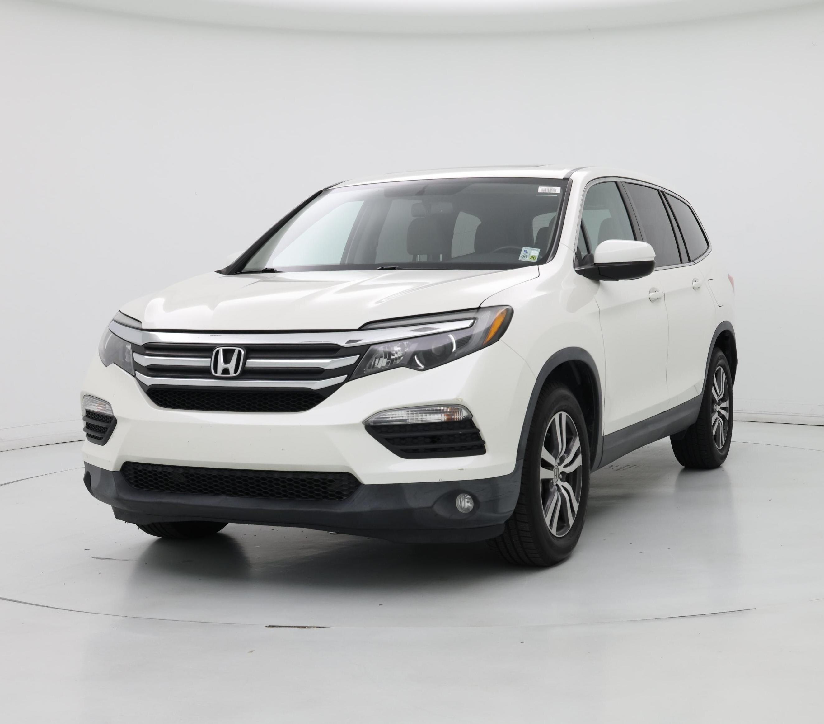 Thumbnail: 2017 Honda Pilot - 4