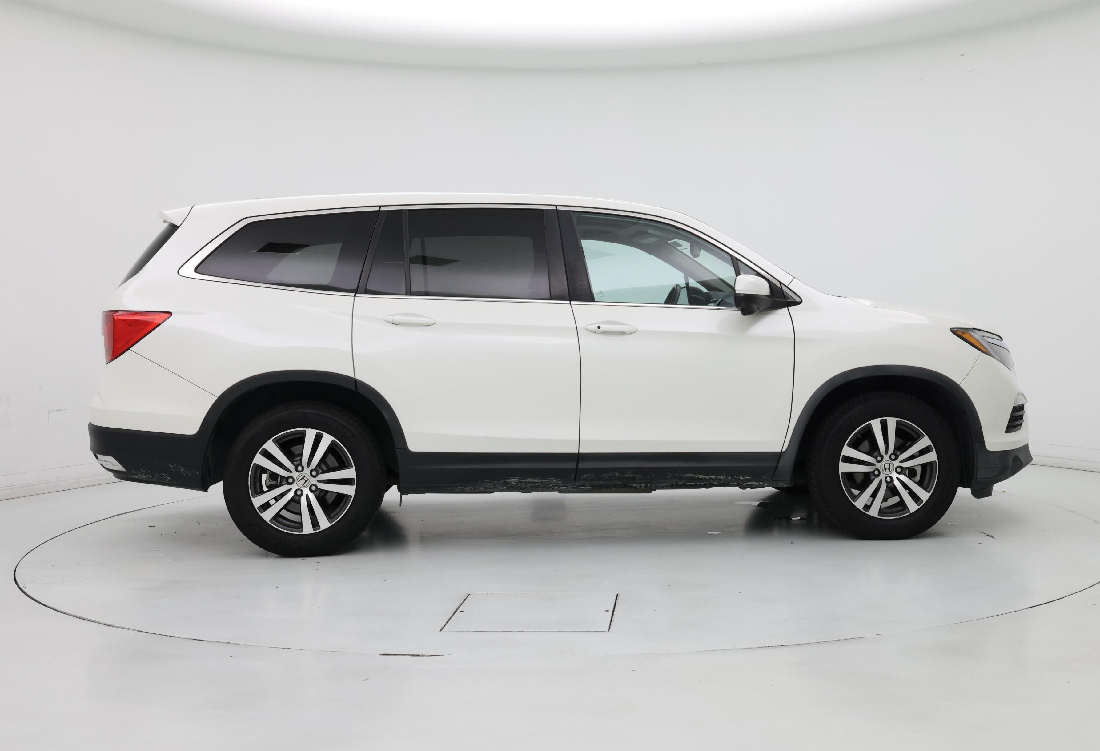 Thumbnail: 2017 Honda Pilot - 7