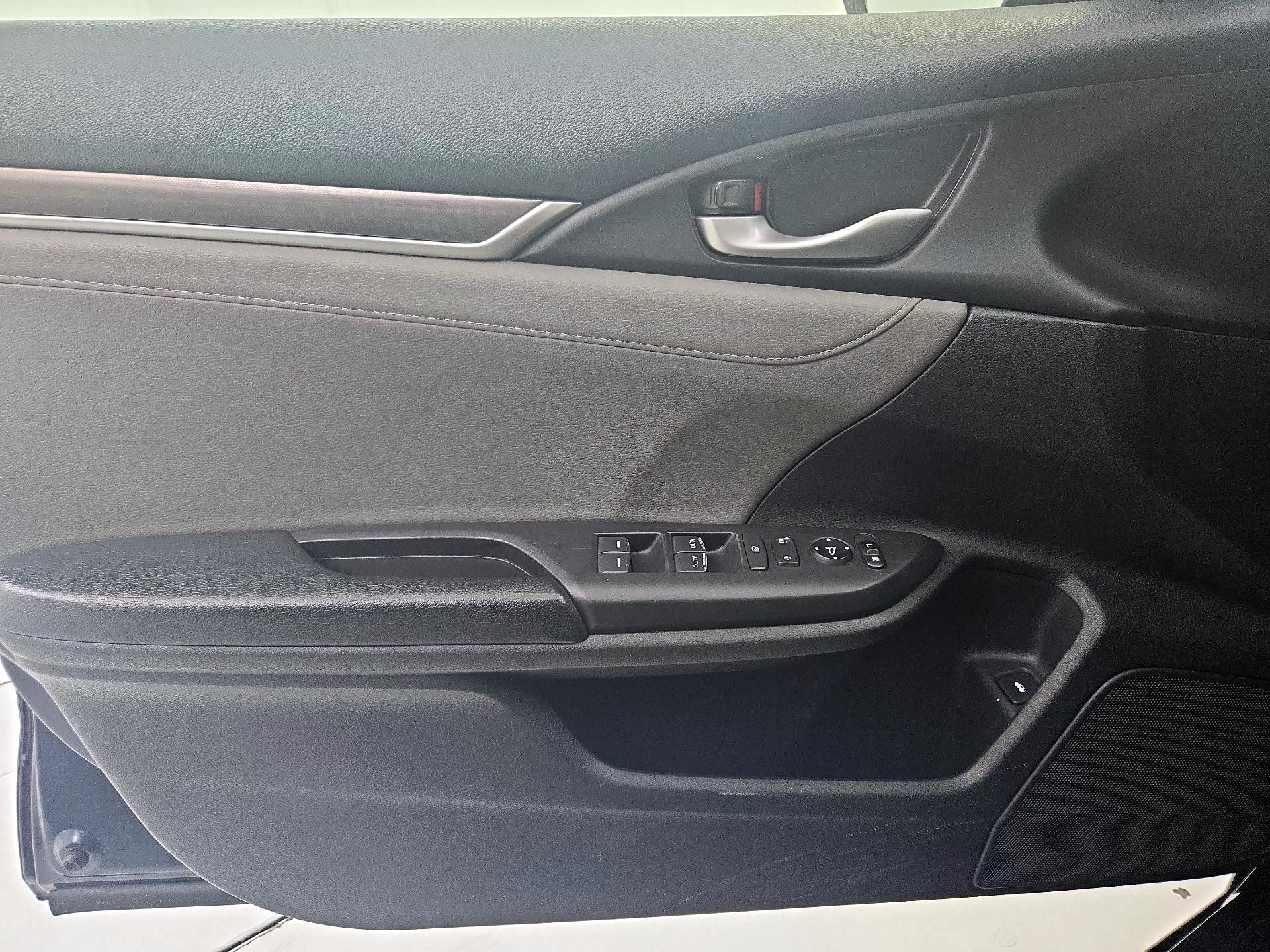 Thumbnail: 2019 Honda Civic - 12