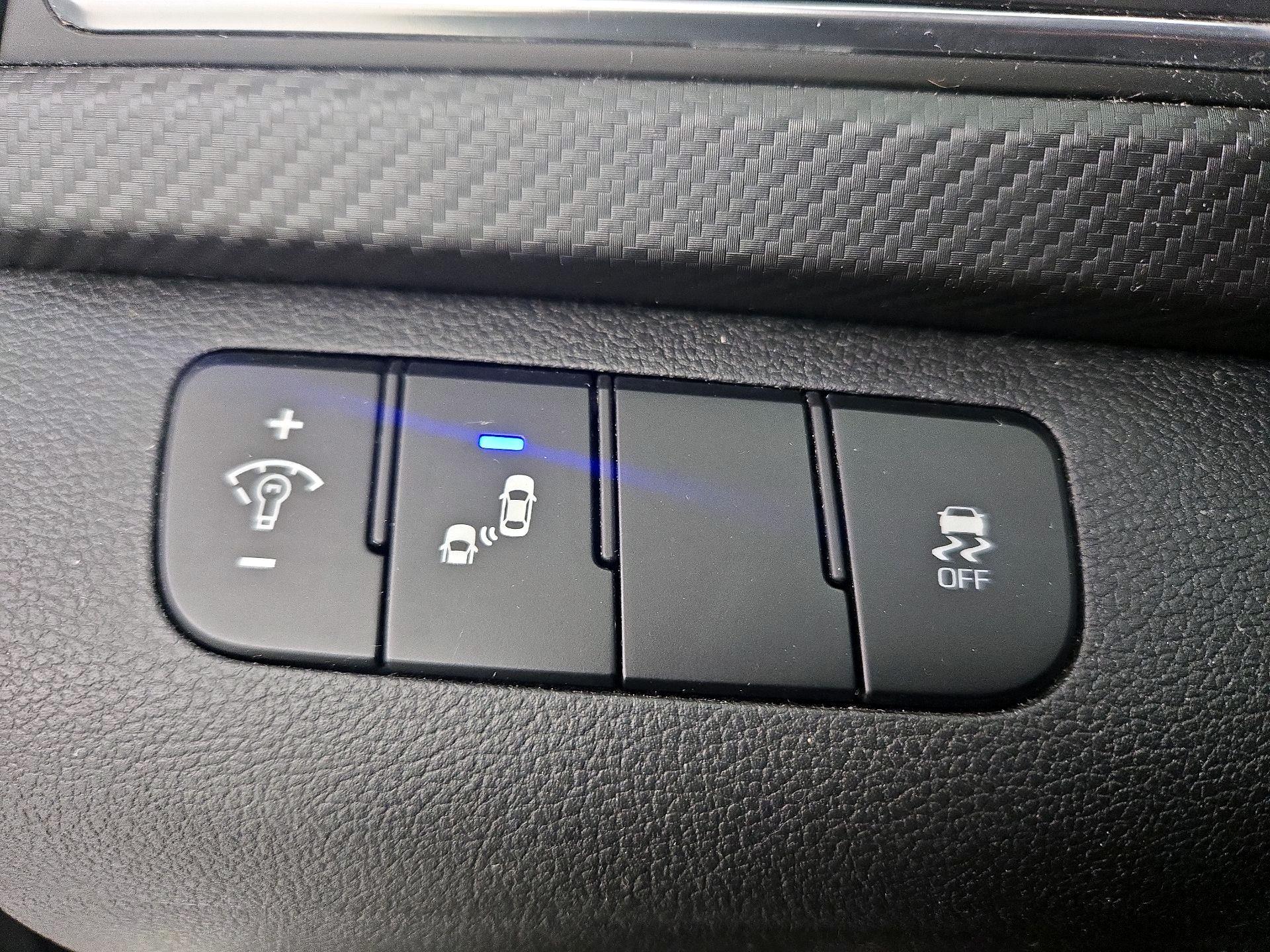 Thumbnail: 2018 Hyundai Elantra - 13