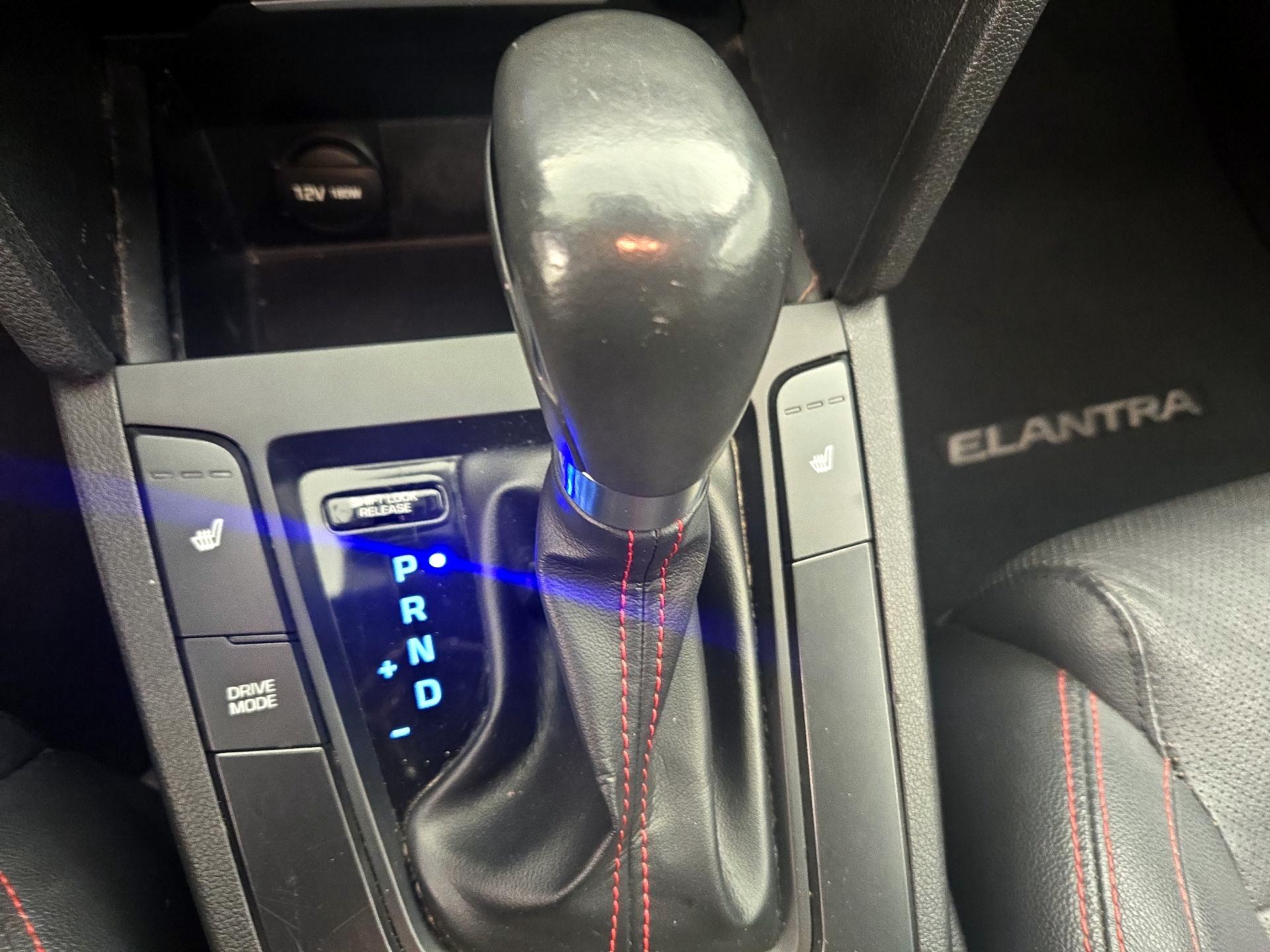 Thumbnail: 2018 Hyundai Elantra - 17