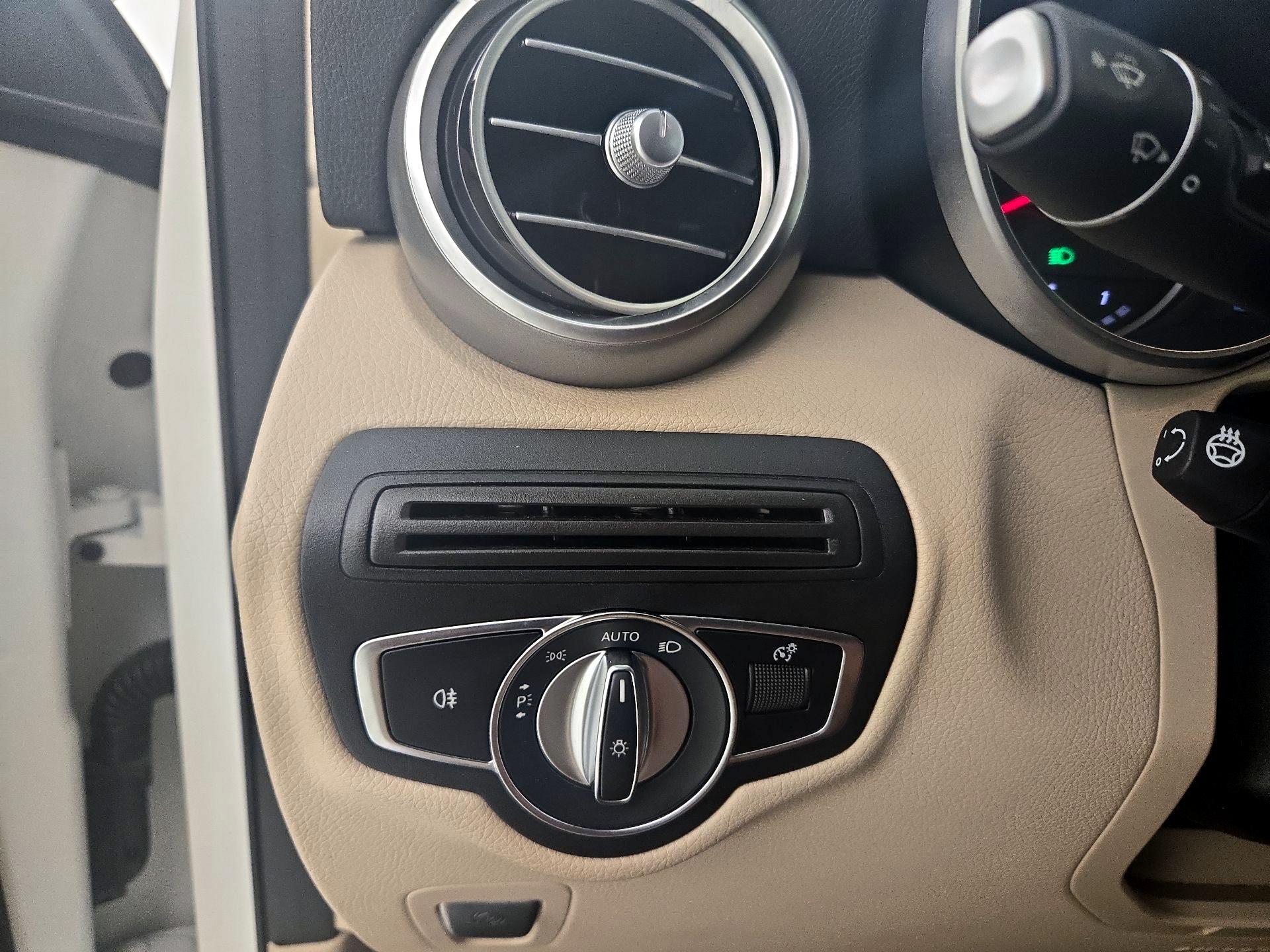 Thumbnail: 2020 Mercedes-Benz GLC - 13
