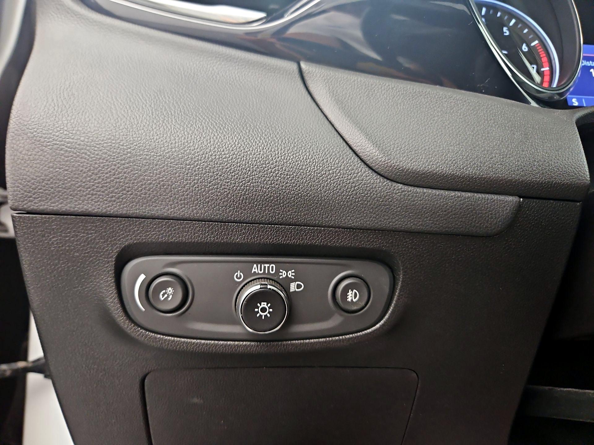 Thumbnail: 2020 Buick Encore GX - 13