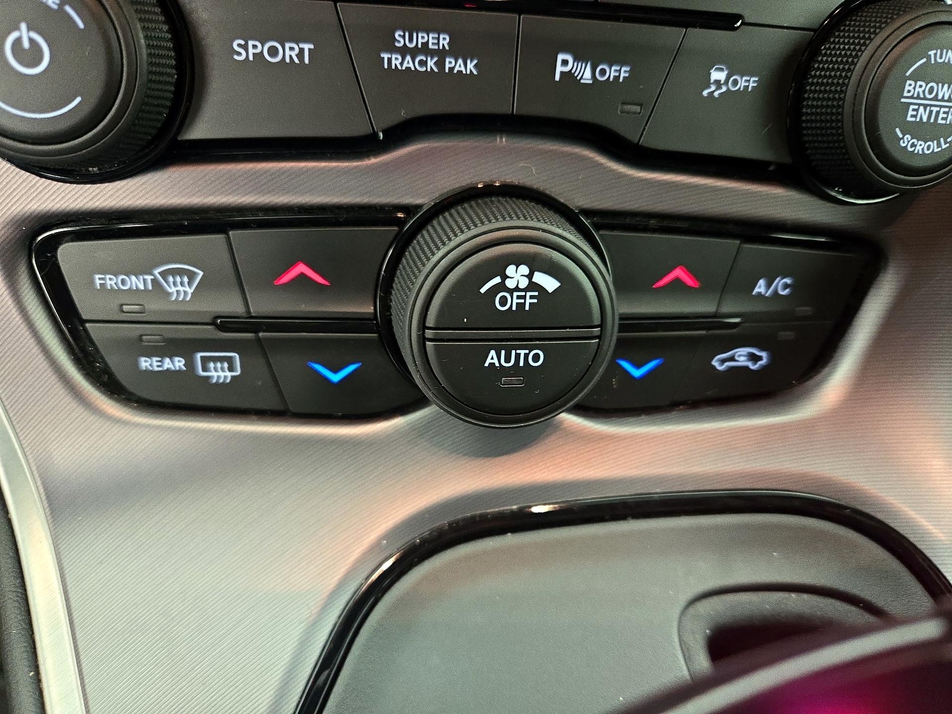 Thumbnail: 2020 Dodge Challenger - 16